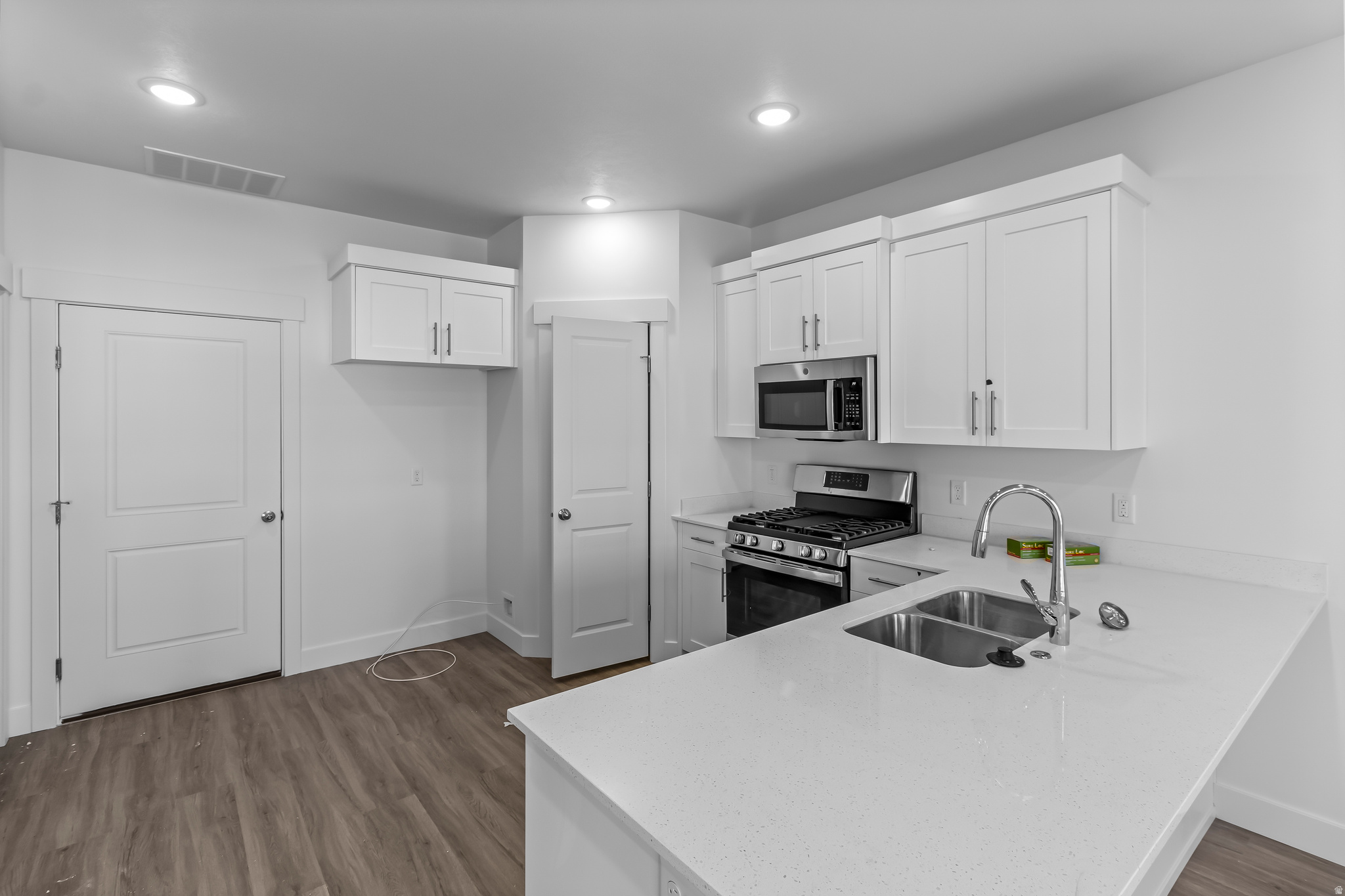 RIDGELINE PARK - Residential