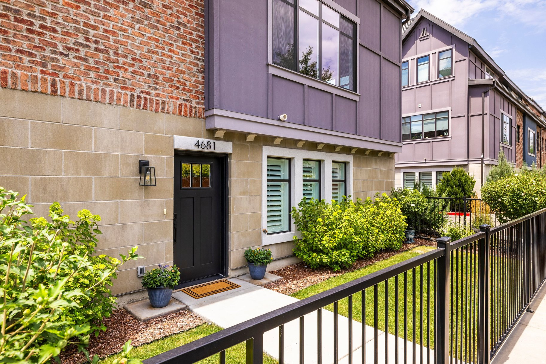 HOLLADAY ROW - Residential