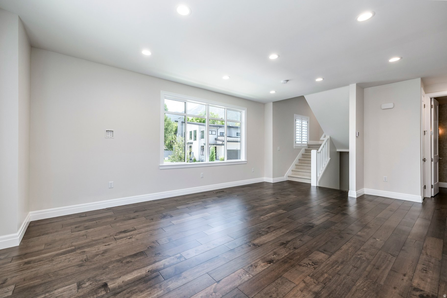 HOLLADAY ROW - Residential