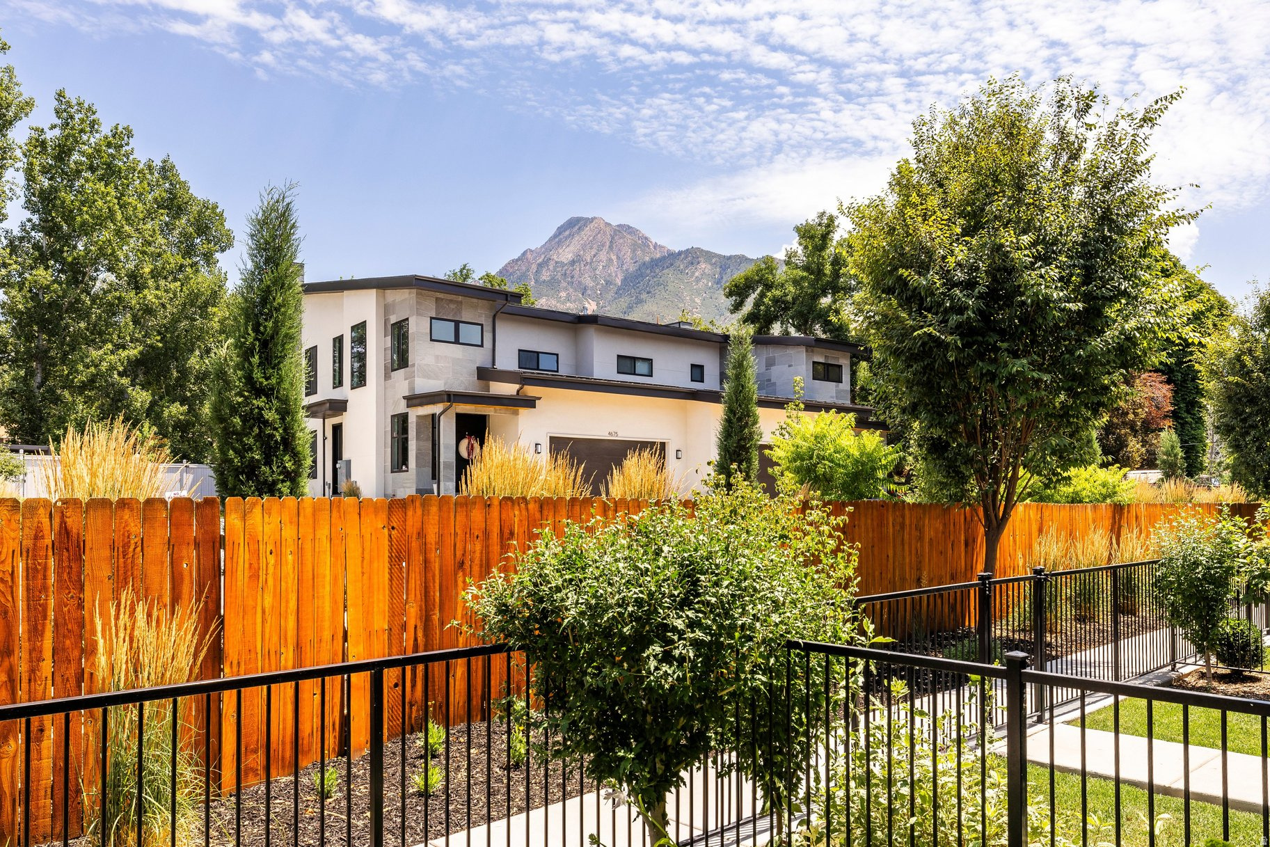 HOLLADAY ROW - Residential