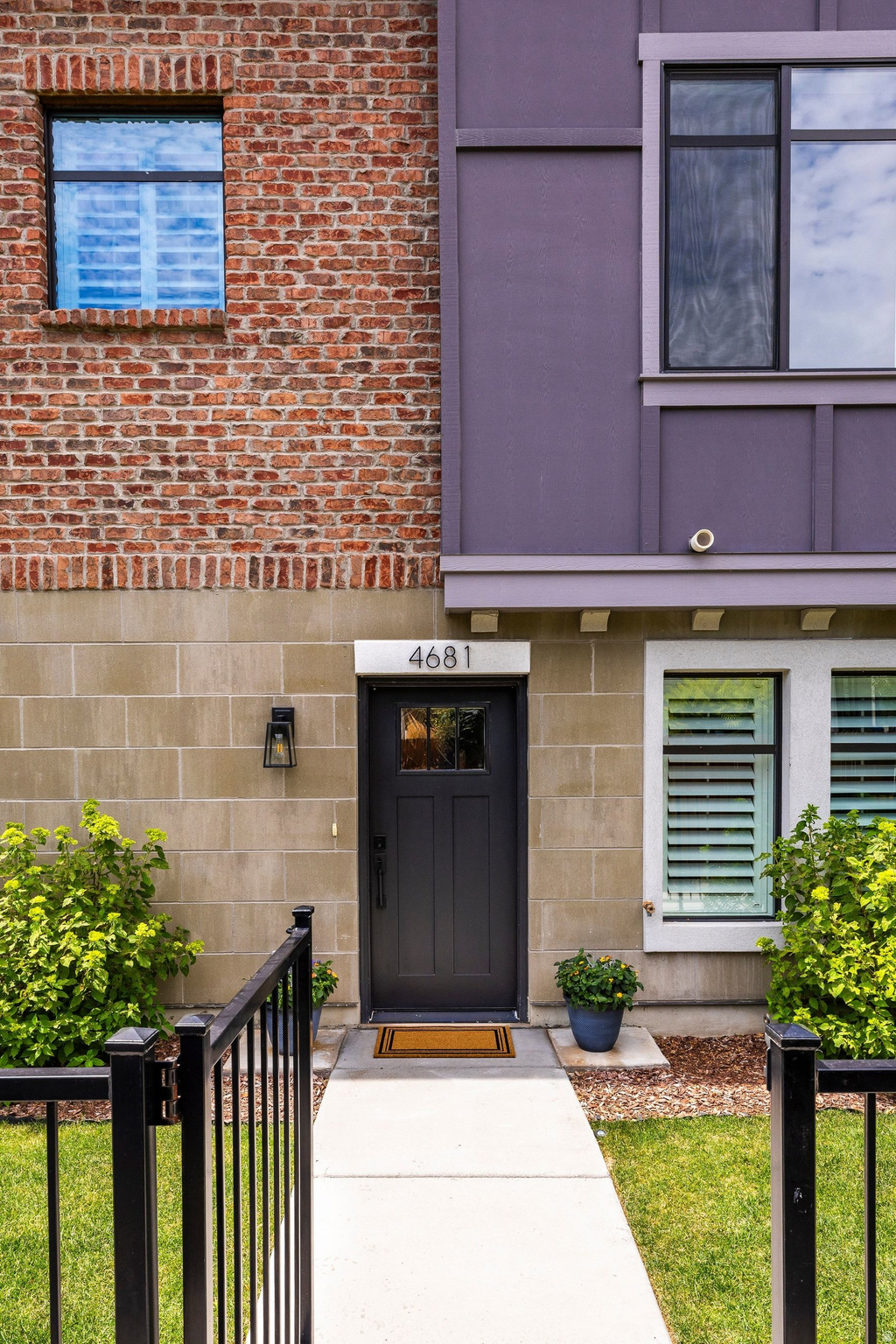 HOLLADAY ROW - Residential