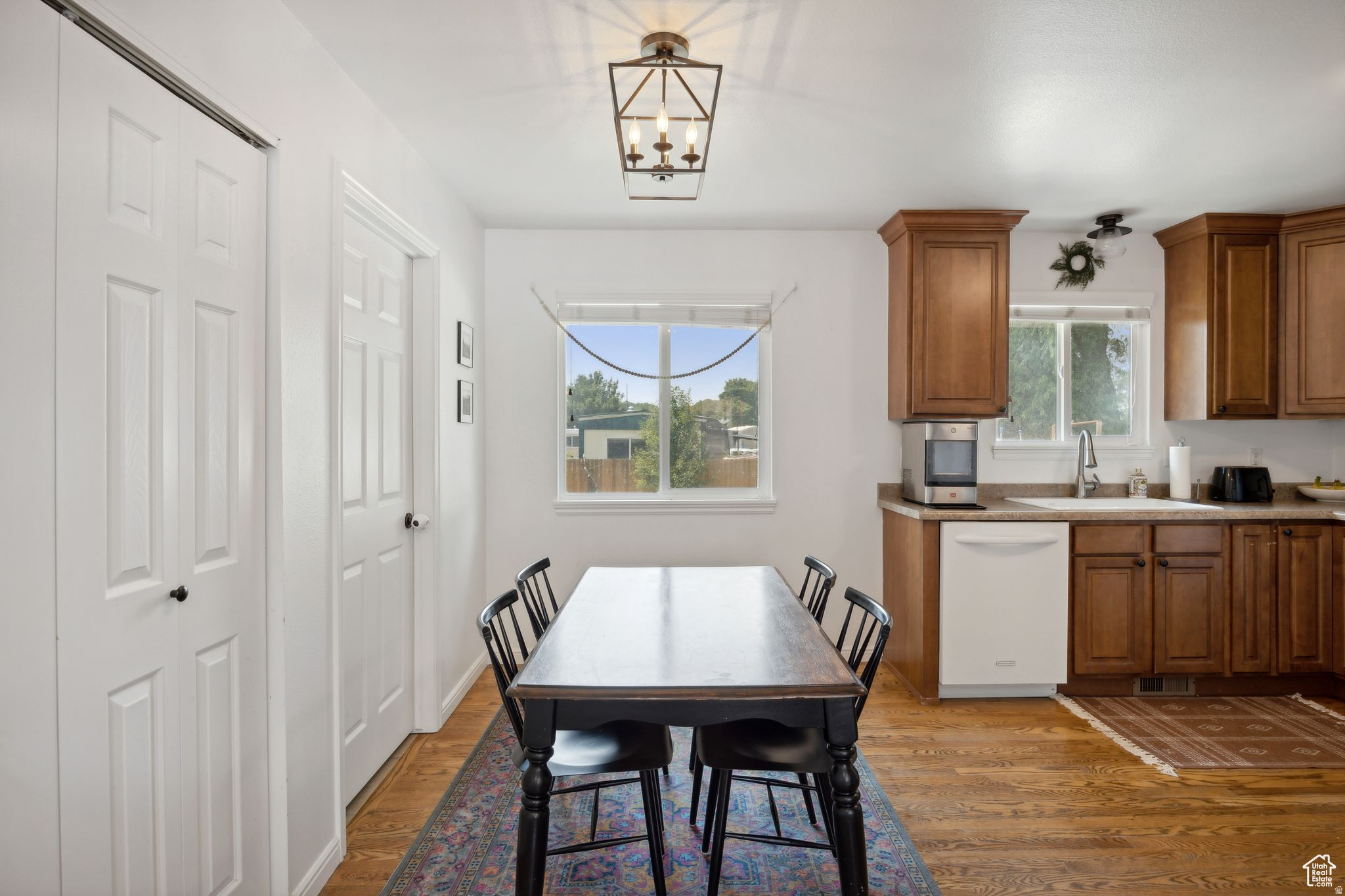 LESLIE - Residential
