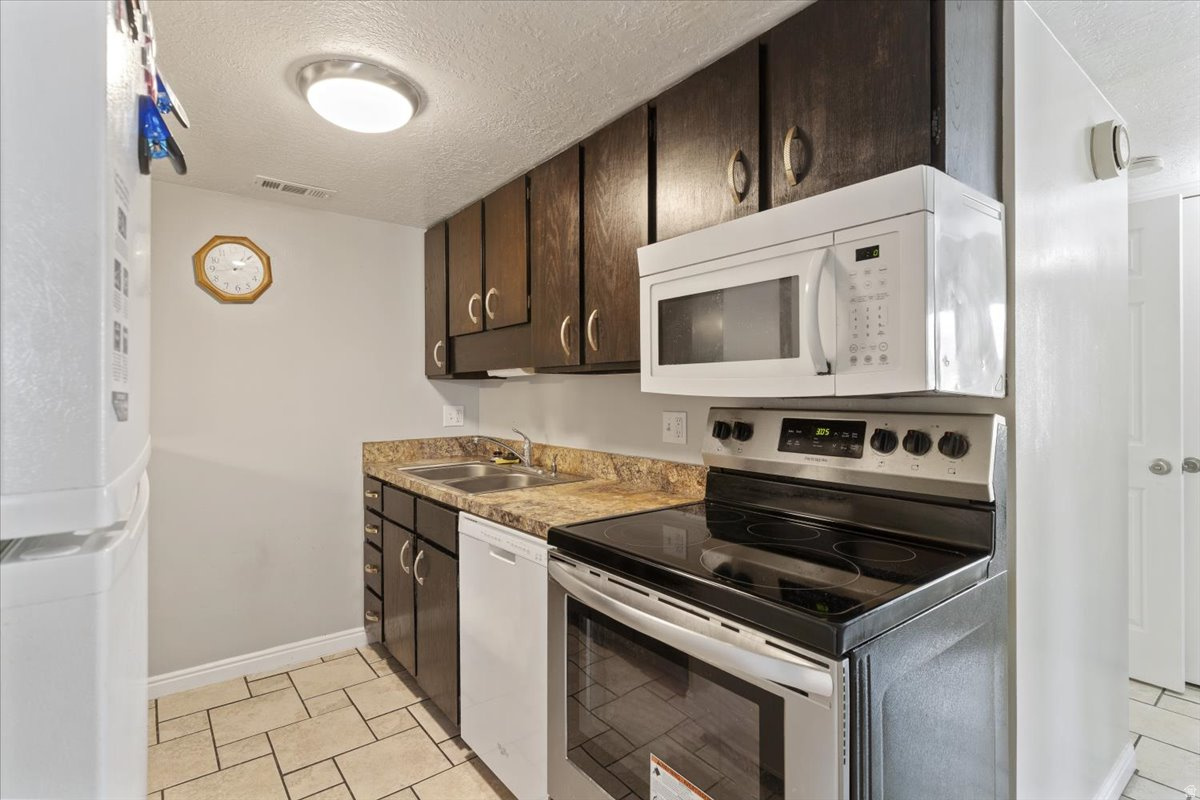 SHERWOOD OAKS CONDOS - Residential