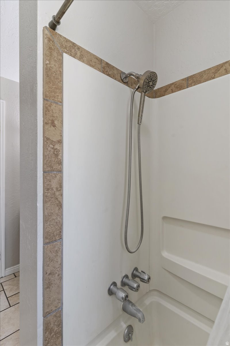 SHERWOOD OAKS CONDOS - Residential