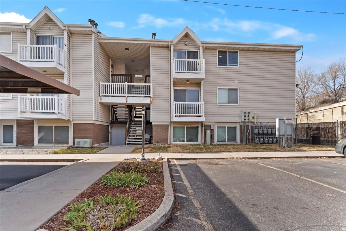 Come check out this spacious 2-bedroom condo on the top level with plenty of amenities, including a pool!  Updates include a newer furnace (2020), newer water heater (2023), and newer flooring.  Close proximity to Hill Air Force Base and a variety of shopping/dining options.  Main bedroom features a walk-in closet.  One covered parking spot is included with the unit, and new owners can ask for a second spot at no additional cost.  Square footage figures are provided as a courtesy estimate only and were obtained from county records .  Buyer is advised to obtain an independent measurement.  Buyer & Buyer's Agent to verify all listing information.  **This is a short sale.  Please reach out to the listing agent with any questions**