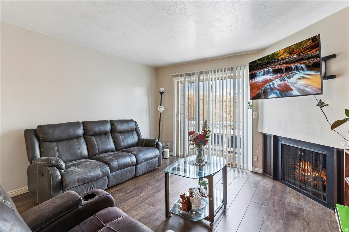 SHERWOOD OAKS CONDOS - Residential