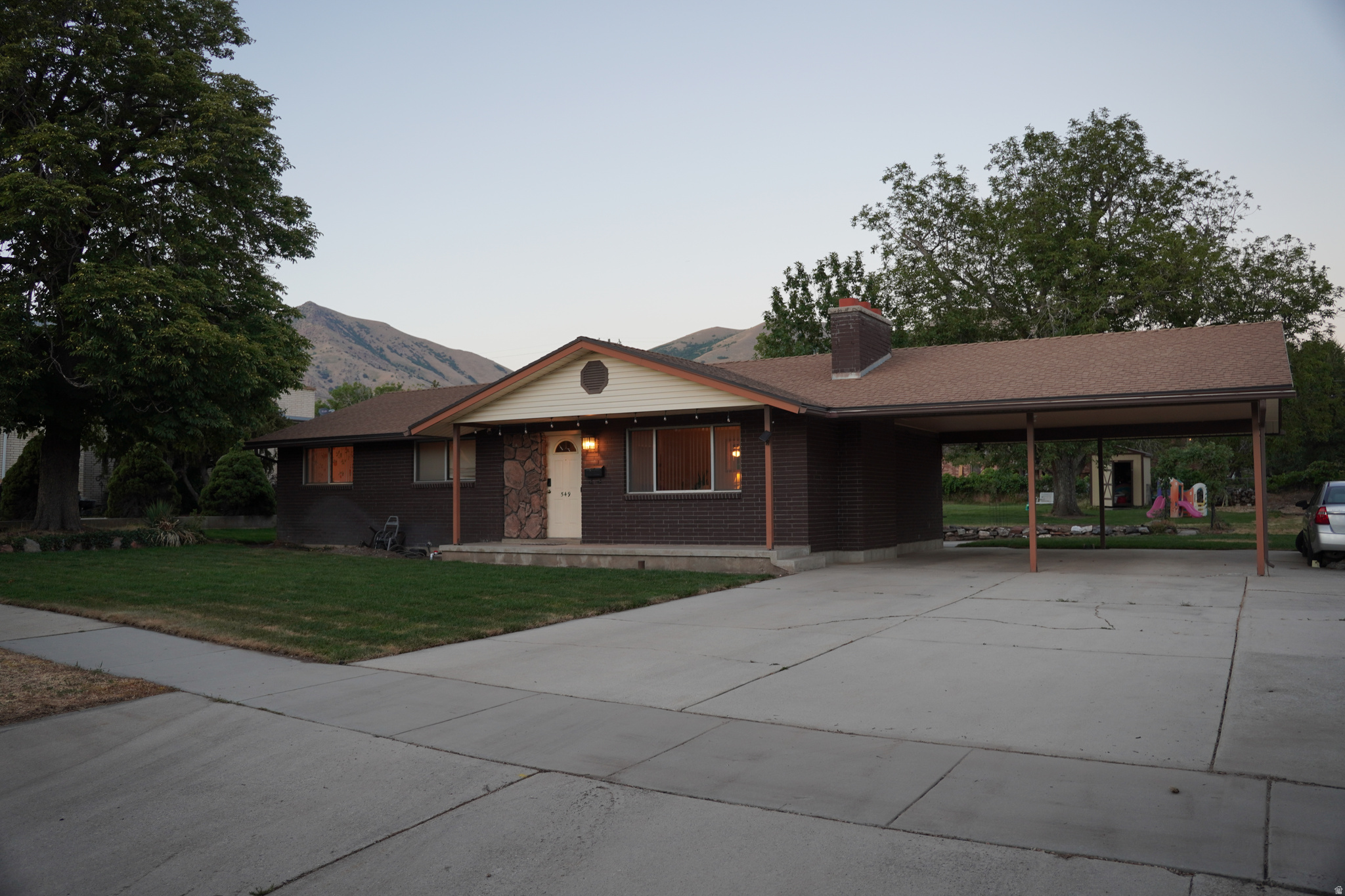 Fantastic brick rambler on large .38 acre lot. Great location on the east side of Brigham City close to shopping and schools. Sellers have priced this home to sell. They have taken a job elesewhere is the reason they are selling. They have enjoyed this home raising their young family here! Home is in good condition!