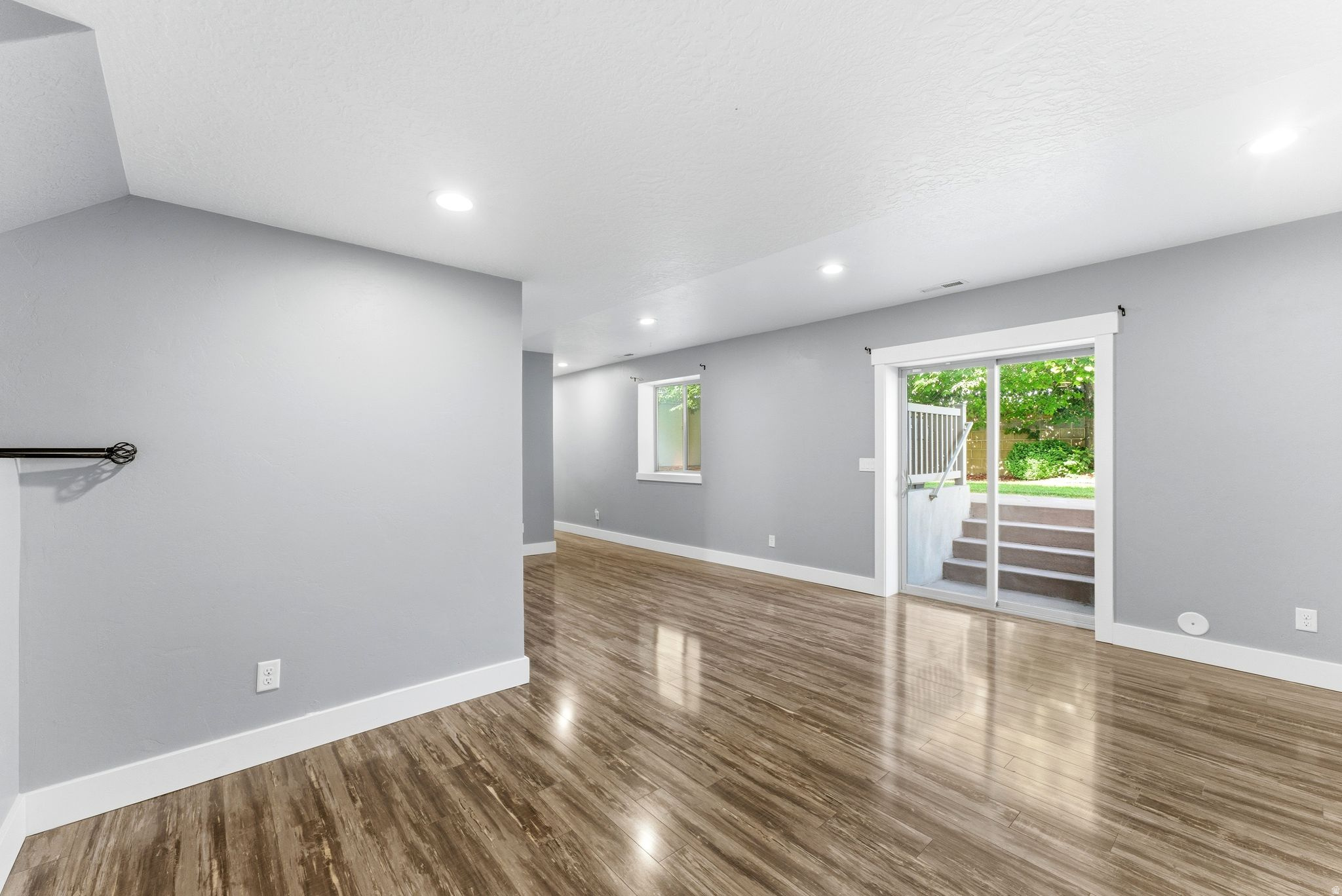 ASHBURY COURT - Residential
