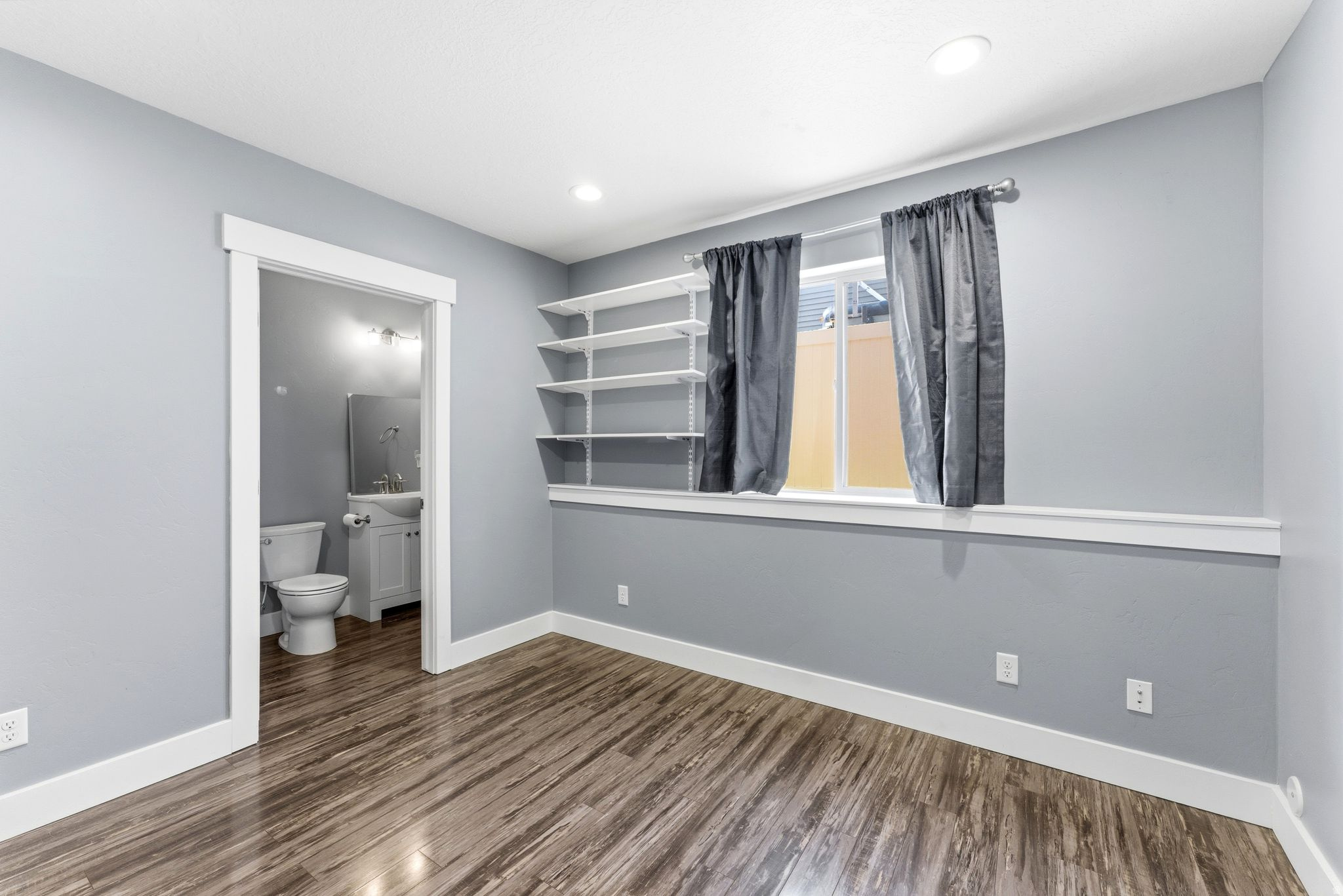 ASHBURY COURT - Residential