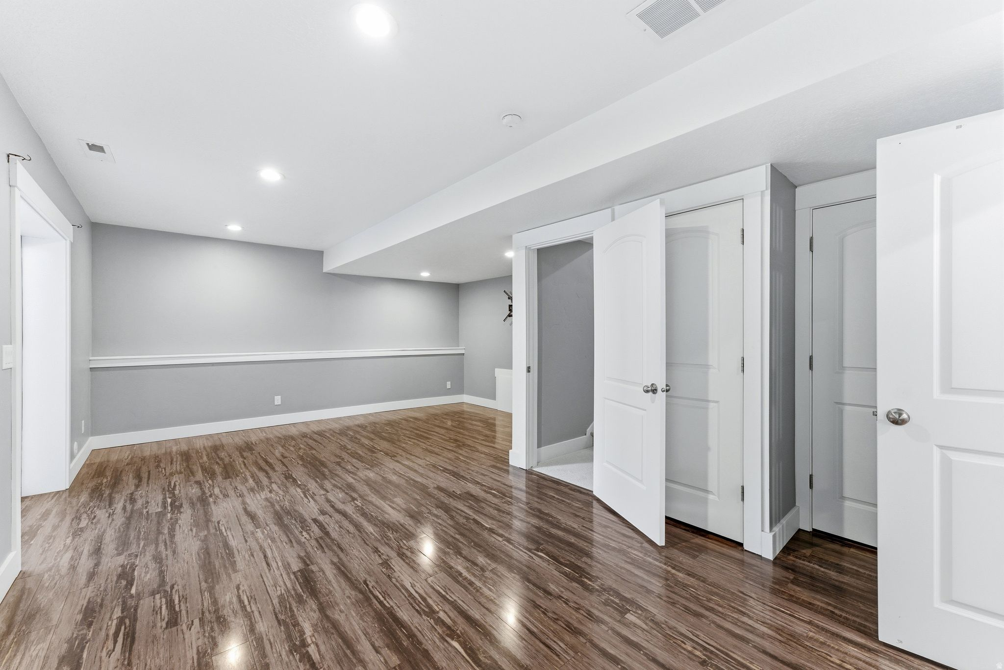 ASHBURY COURT - Residential