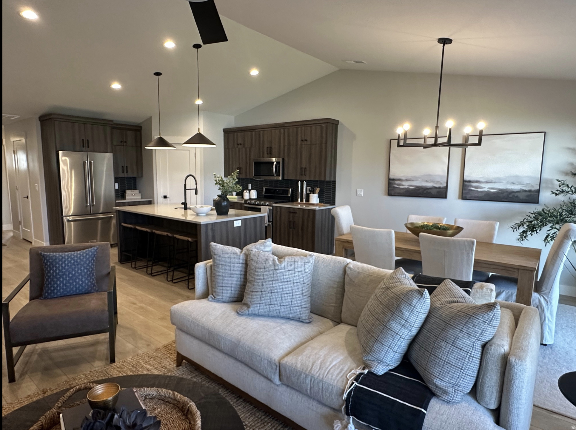 SADIES GLENN - Residential