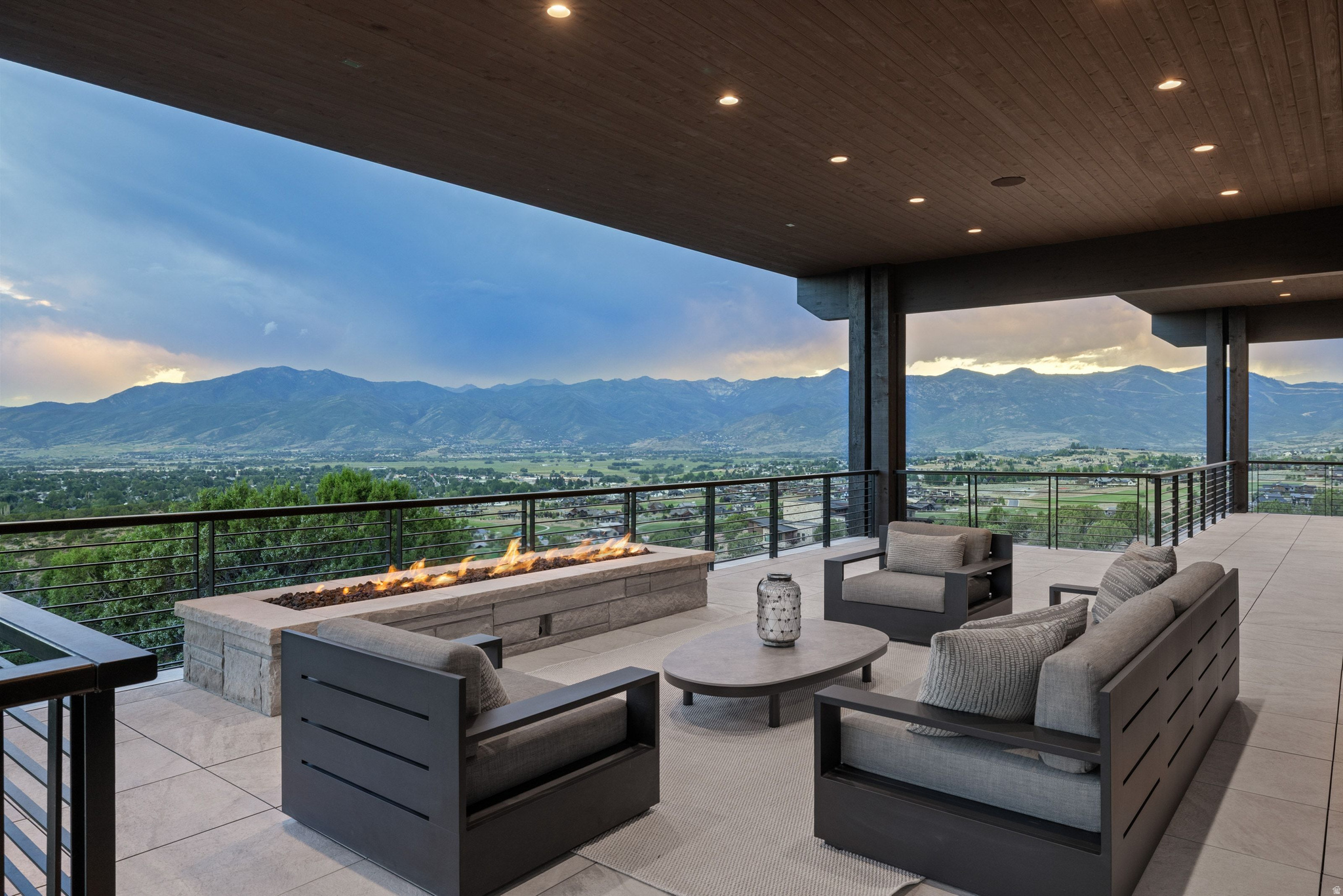RED LEDGES - Residential