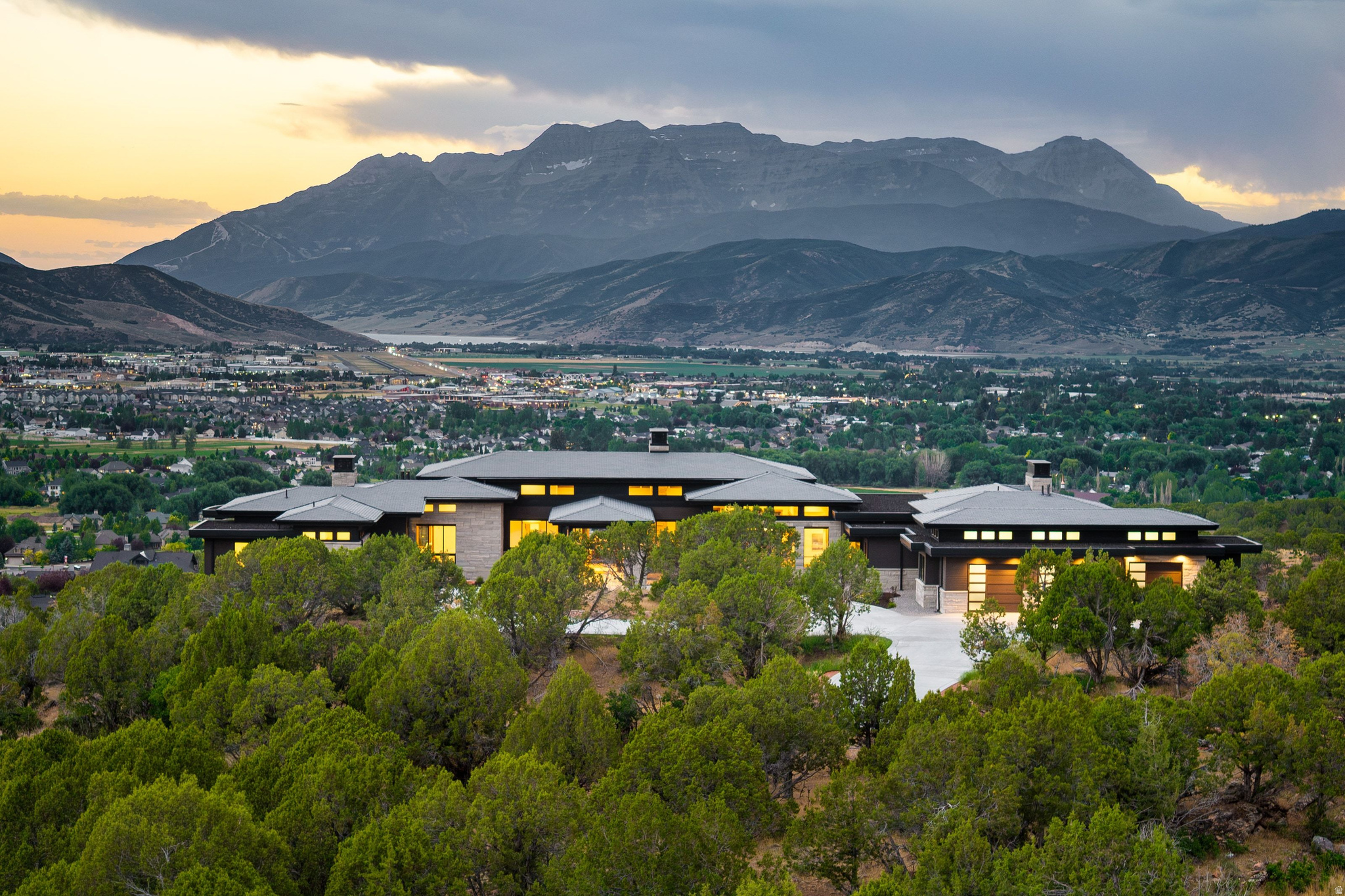 RED LEDGES - Residential