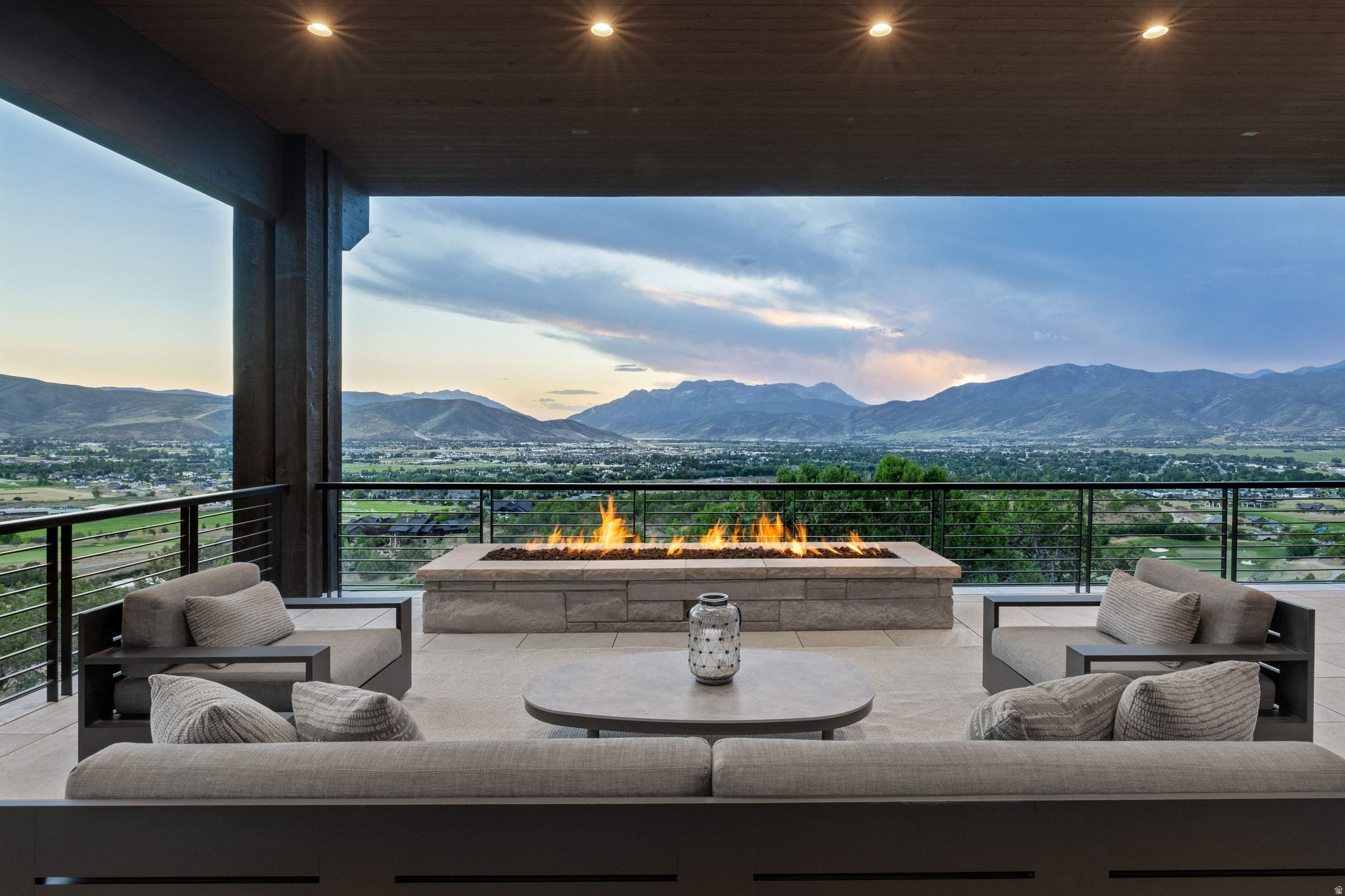 RED LEDGES - Residential