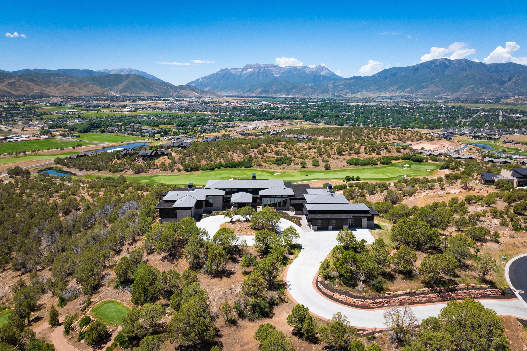 RED LEDGES - Residential