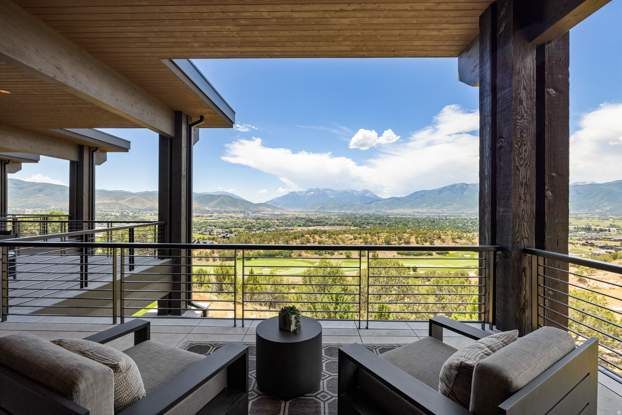 RED LEDGES - Residential
