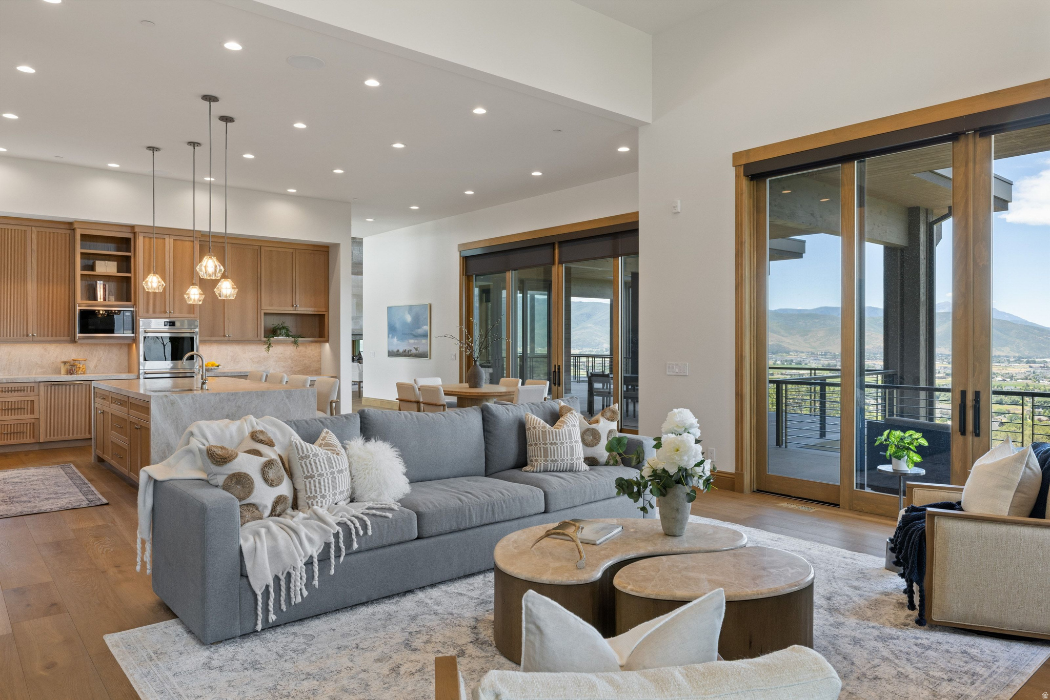 RED LEDGES - Residential