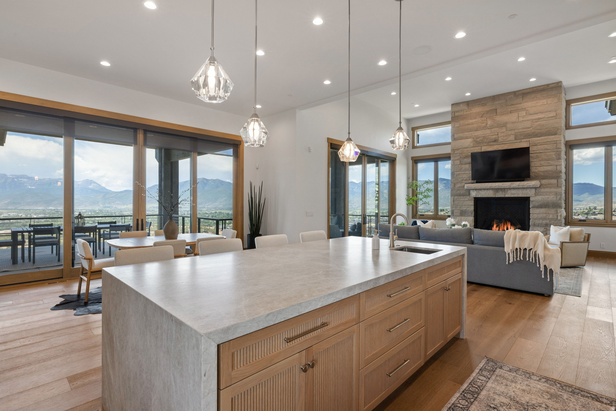 RED LEDGES - Residential