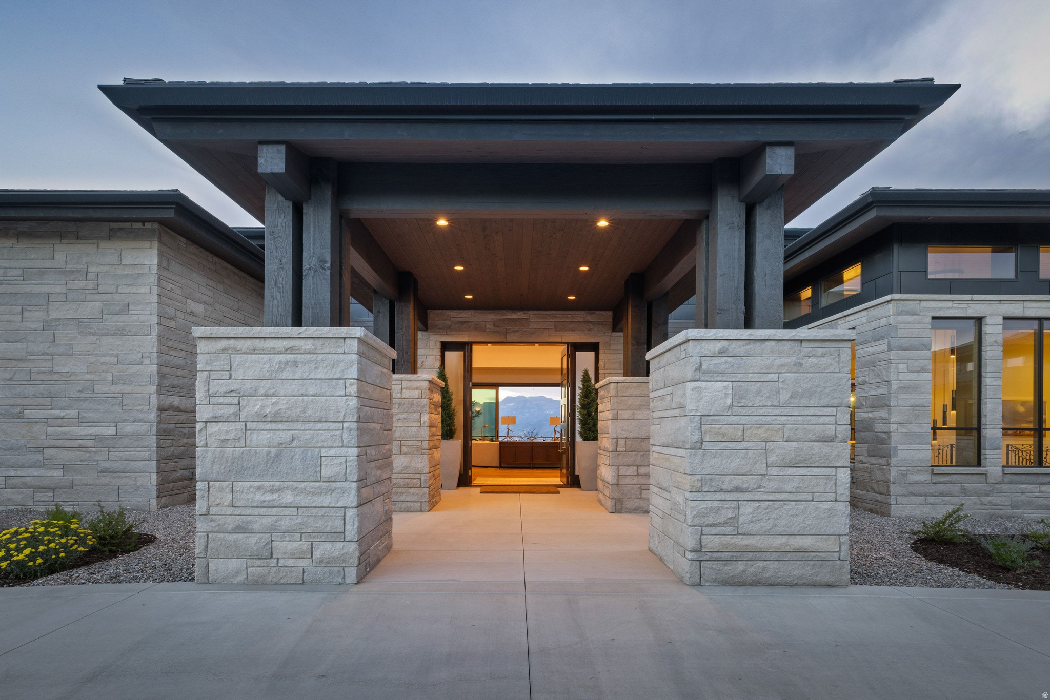 RED LEDGES - Residential