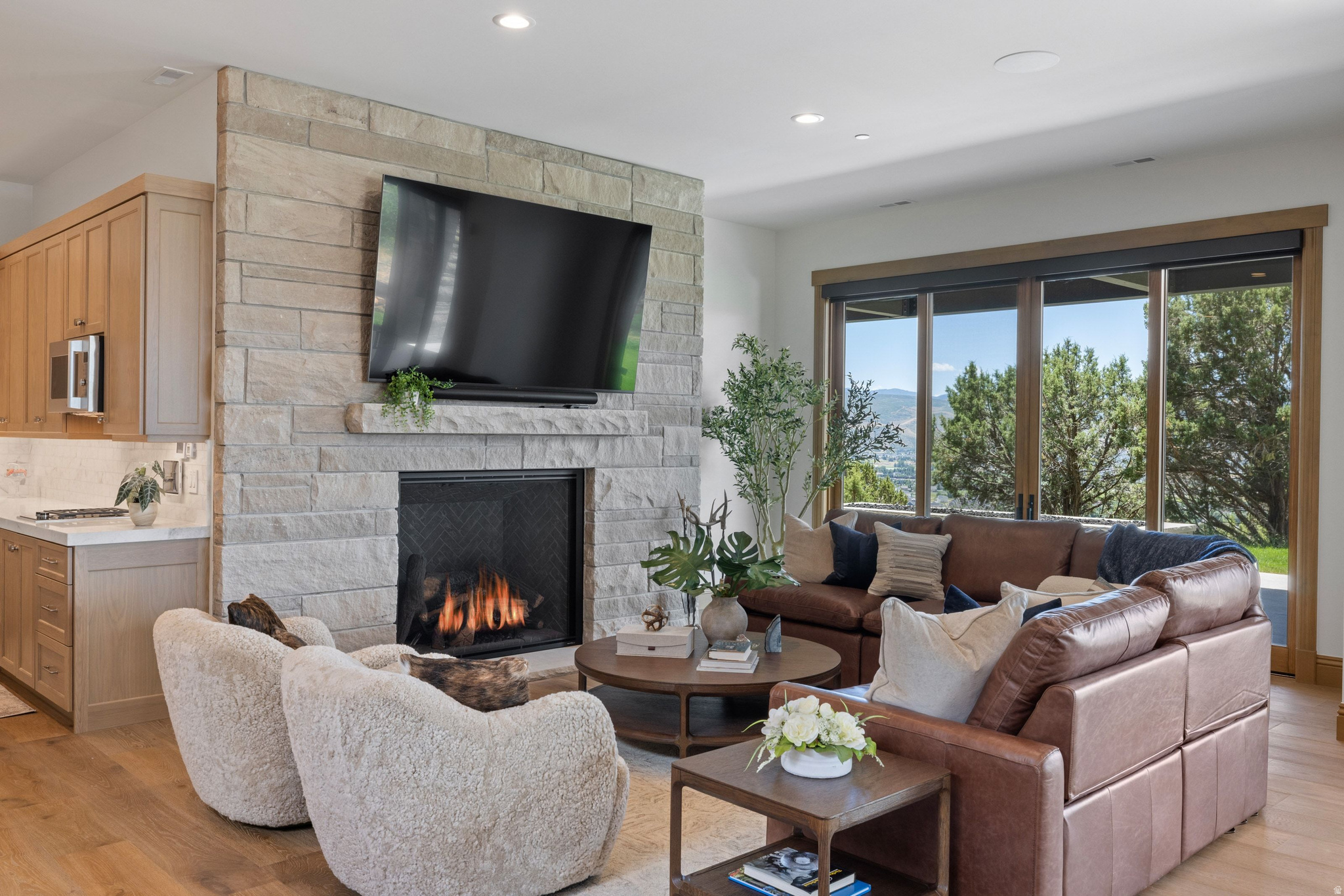 RED LEDGES - Residential