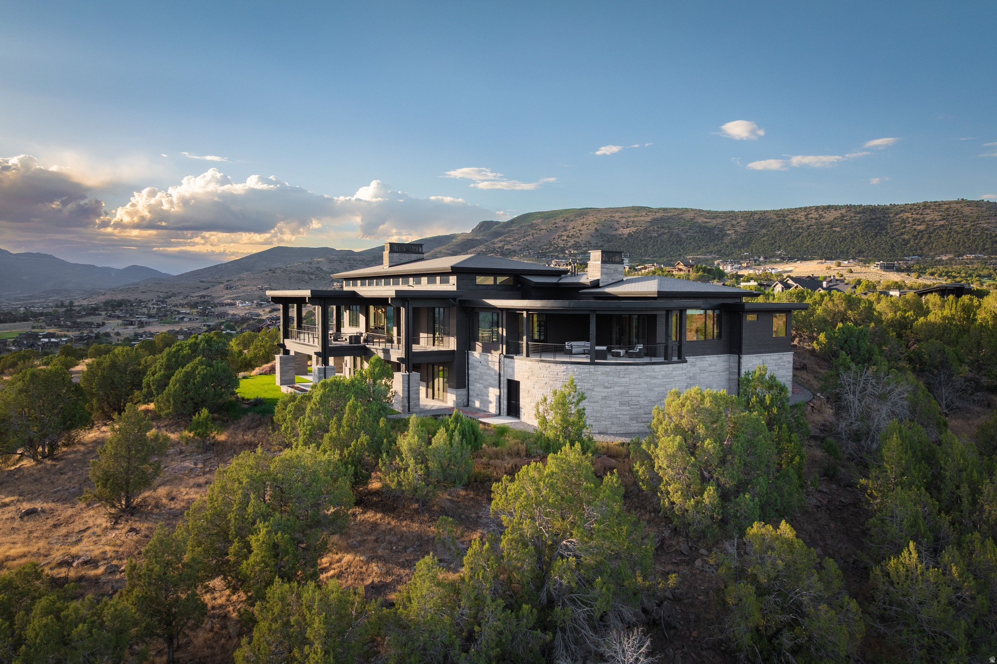 RED LEDGES - Residential