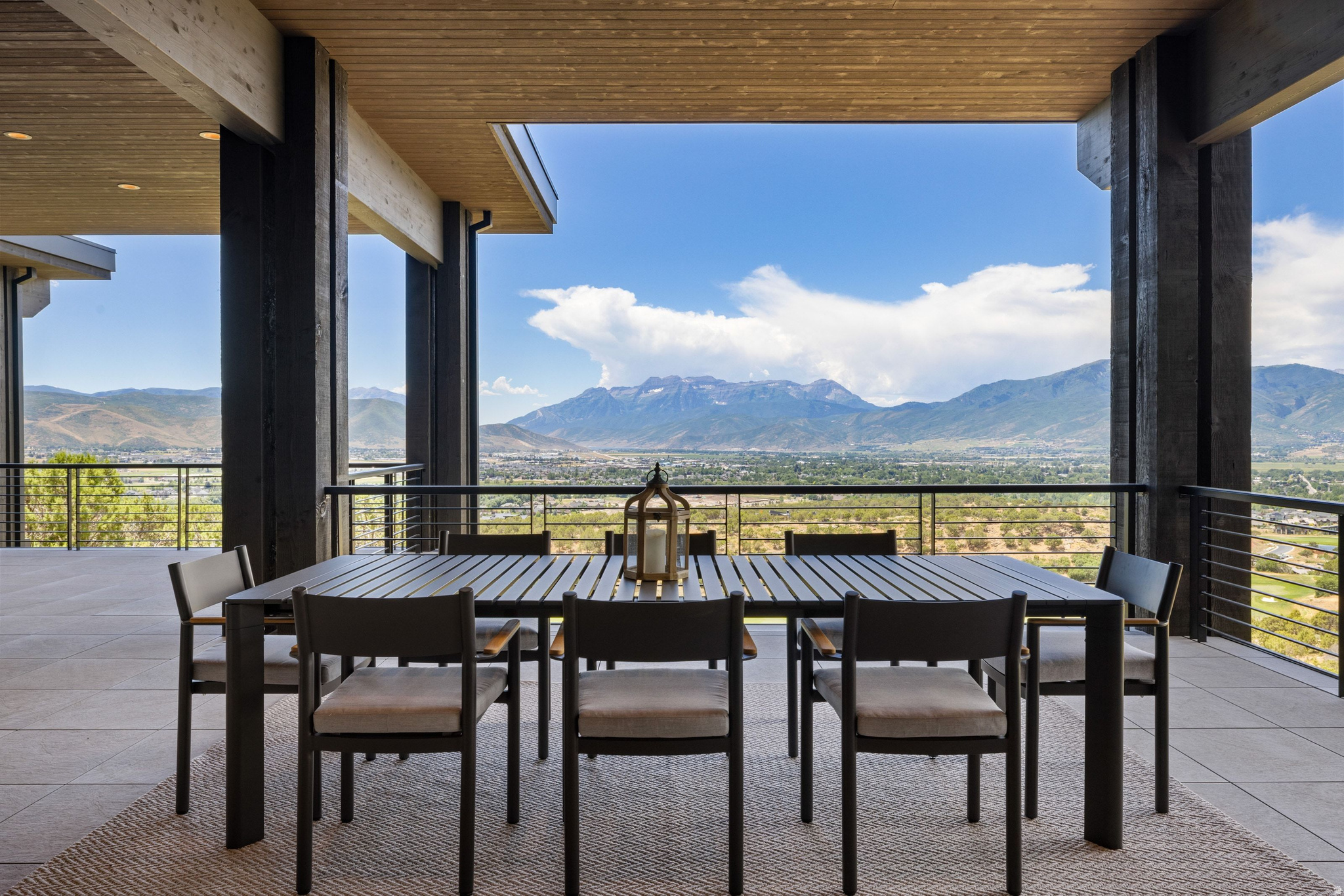 RED LEDGES - Residential