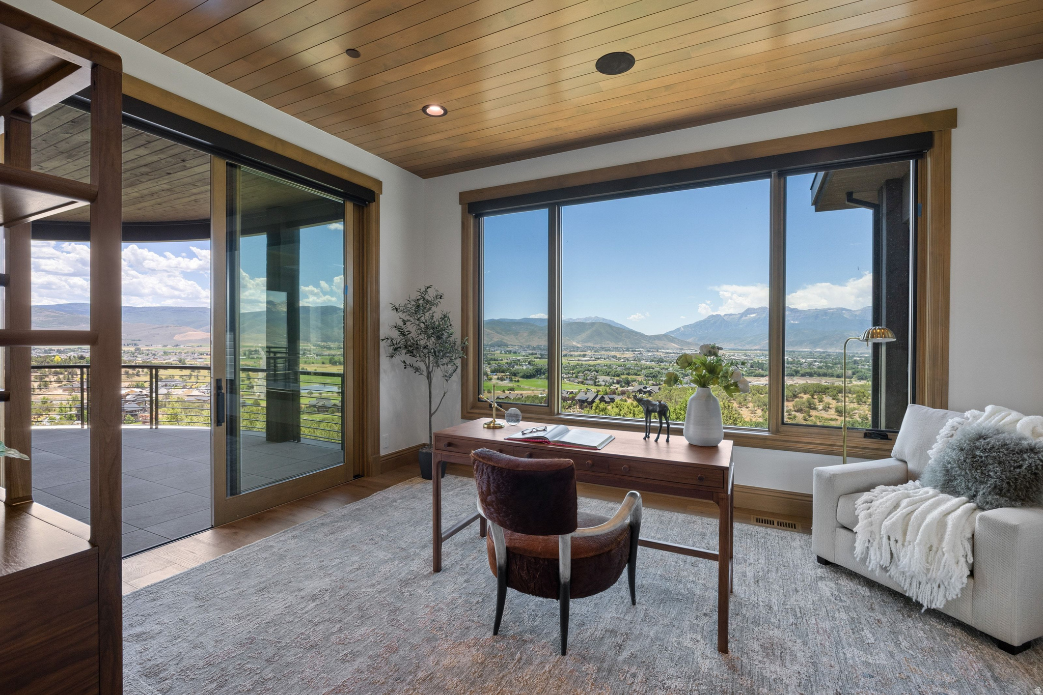 RED LEDGES - Residential