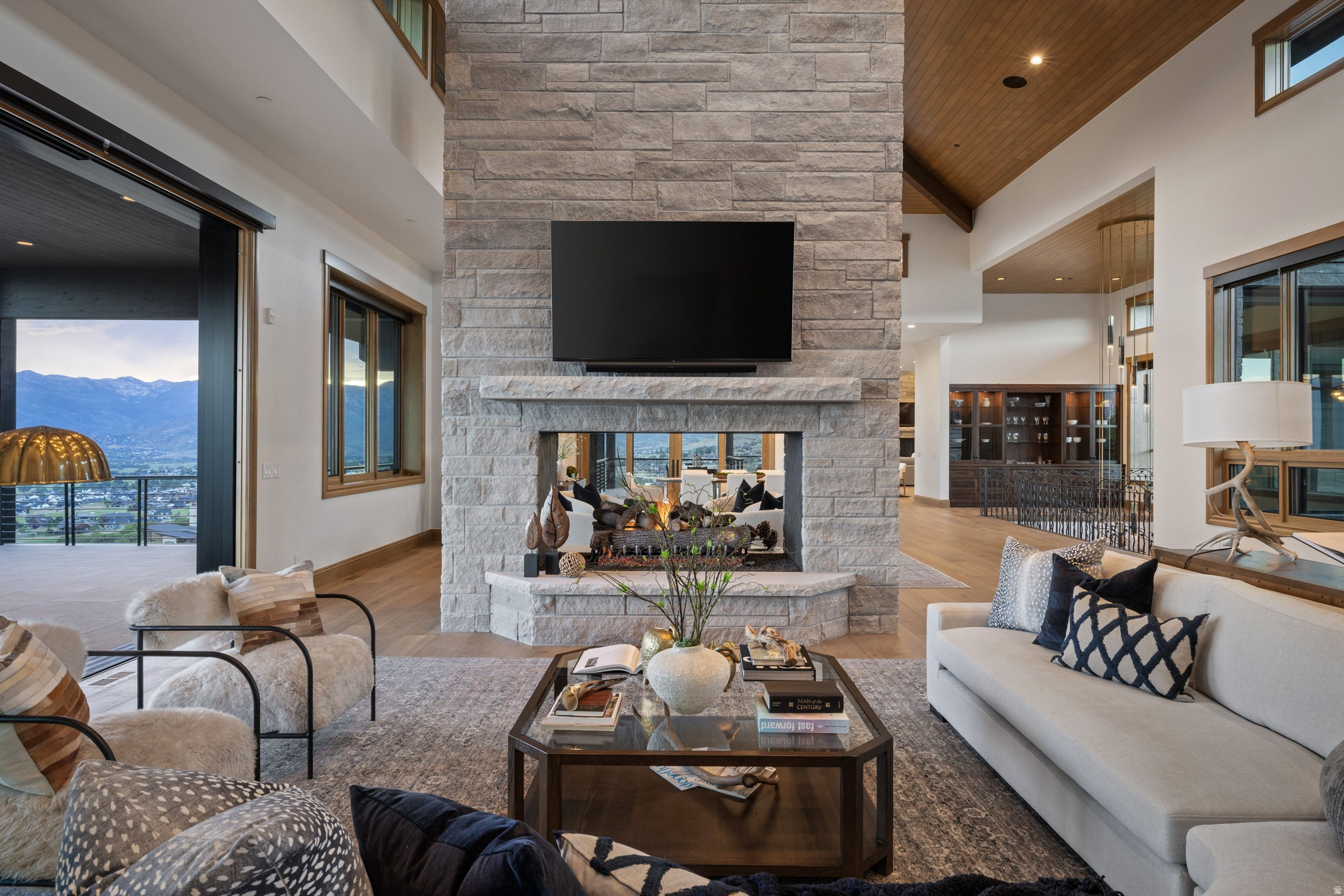 RED LEDGES - Residential