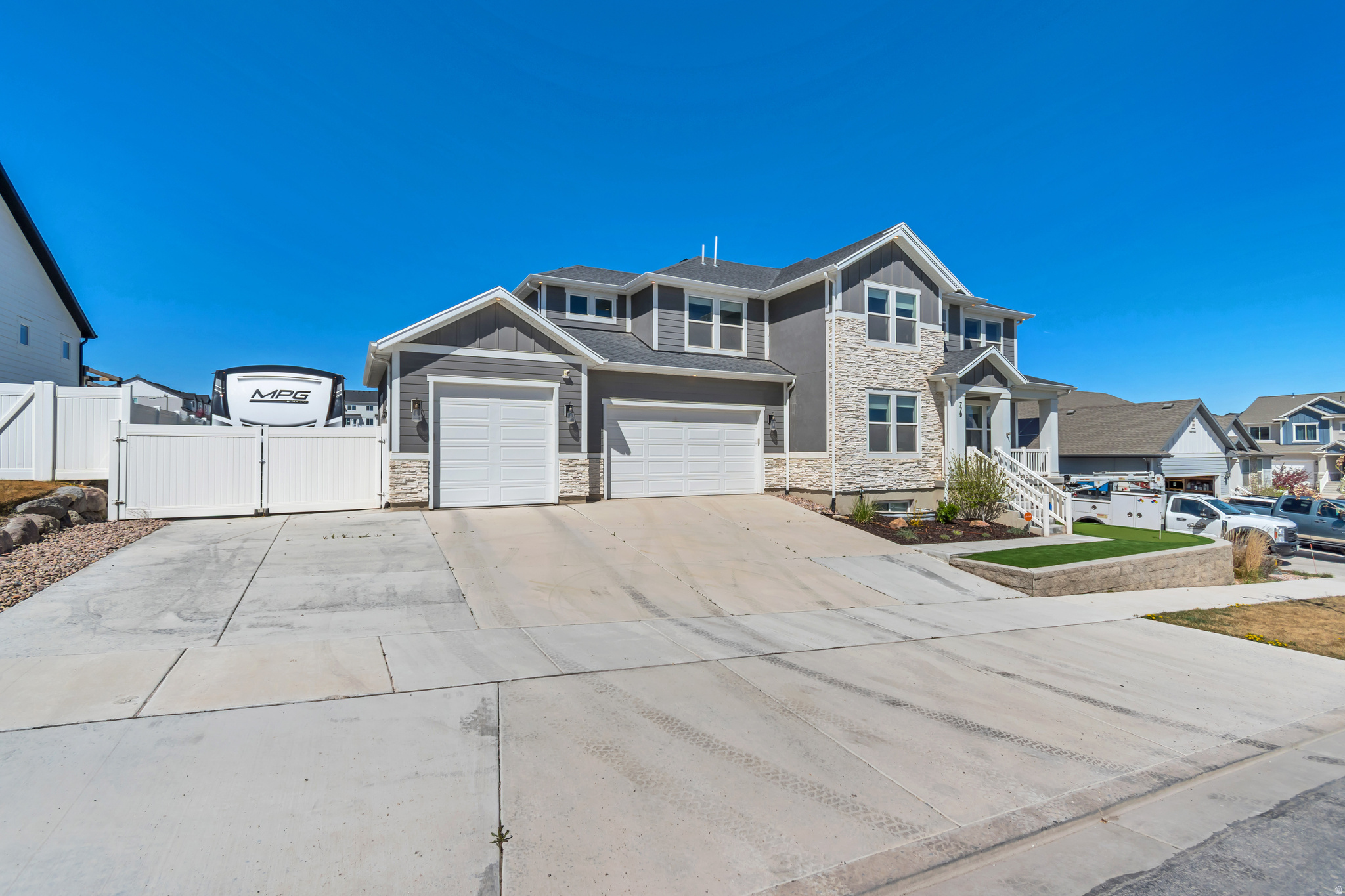 THE RIDGE - Residential