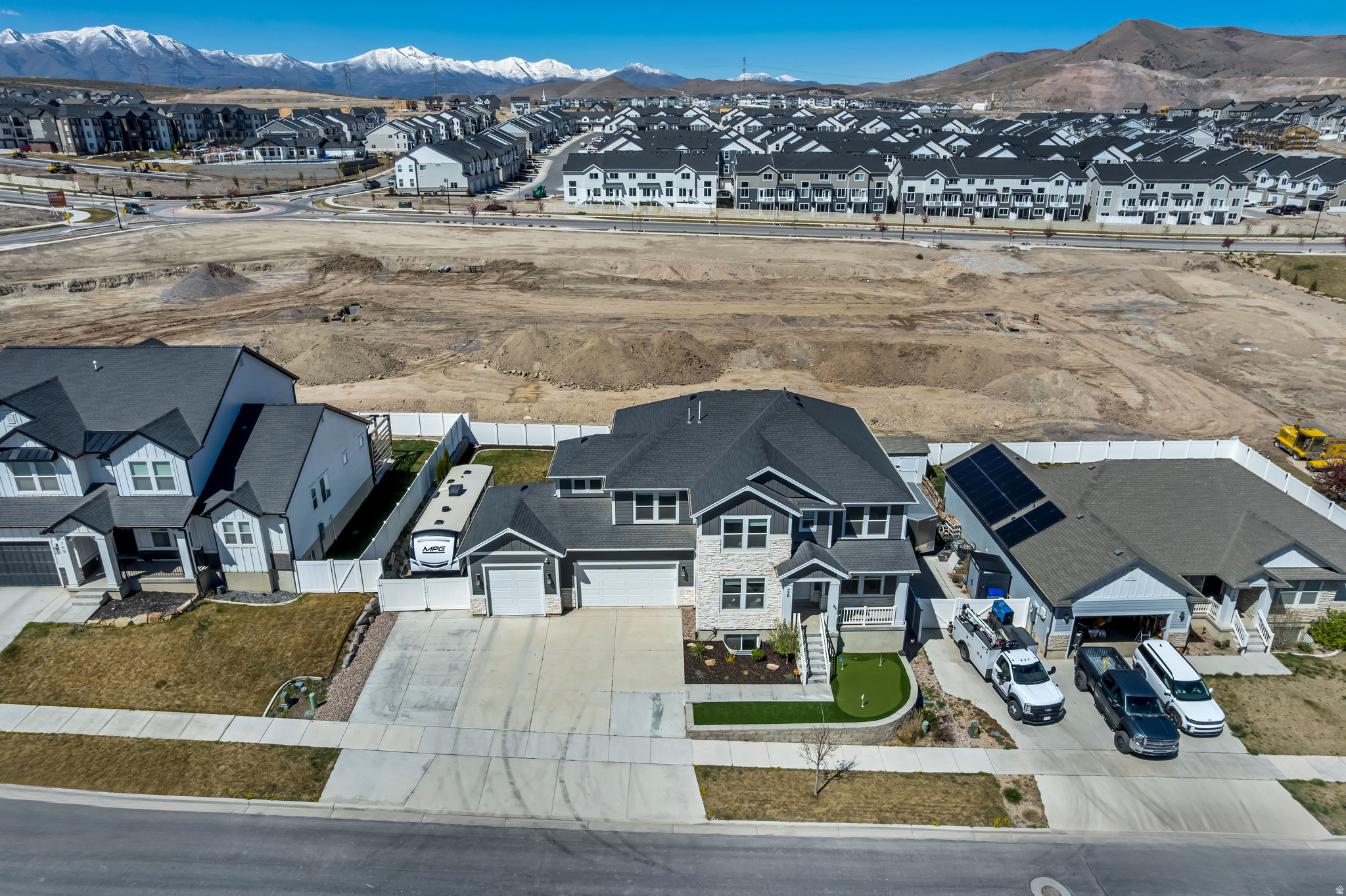 THE RIDGE - Residential