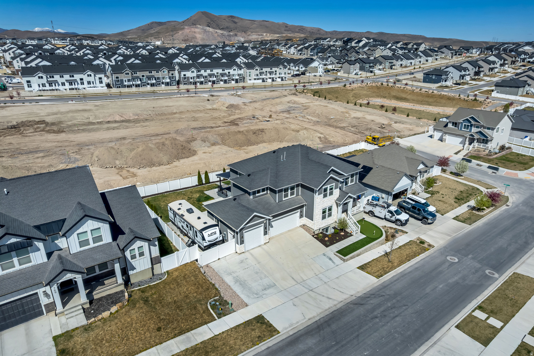 THE RIDGE - Residential