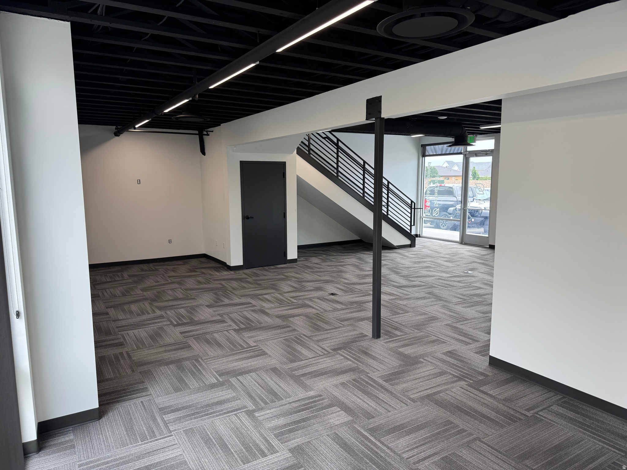 LINDON'S EDGE - Commercial Lease