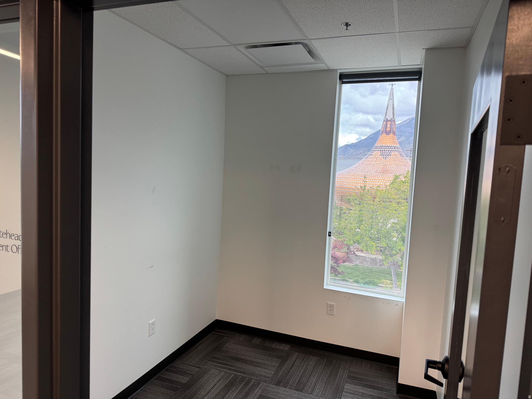 LINDON'S EDGE - Commercial Lease