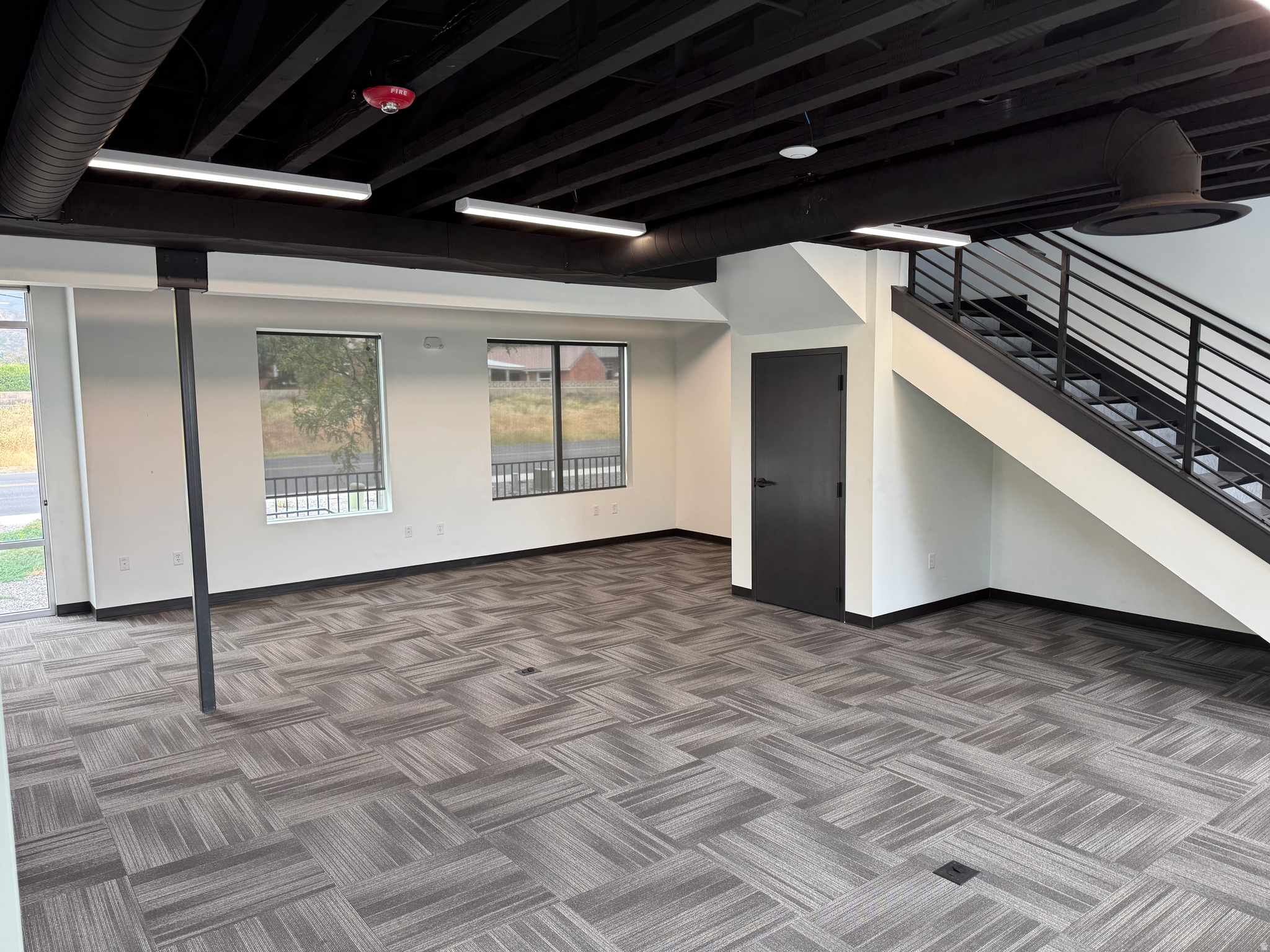 LINDON'S EDGE - Commercial Lease