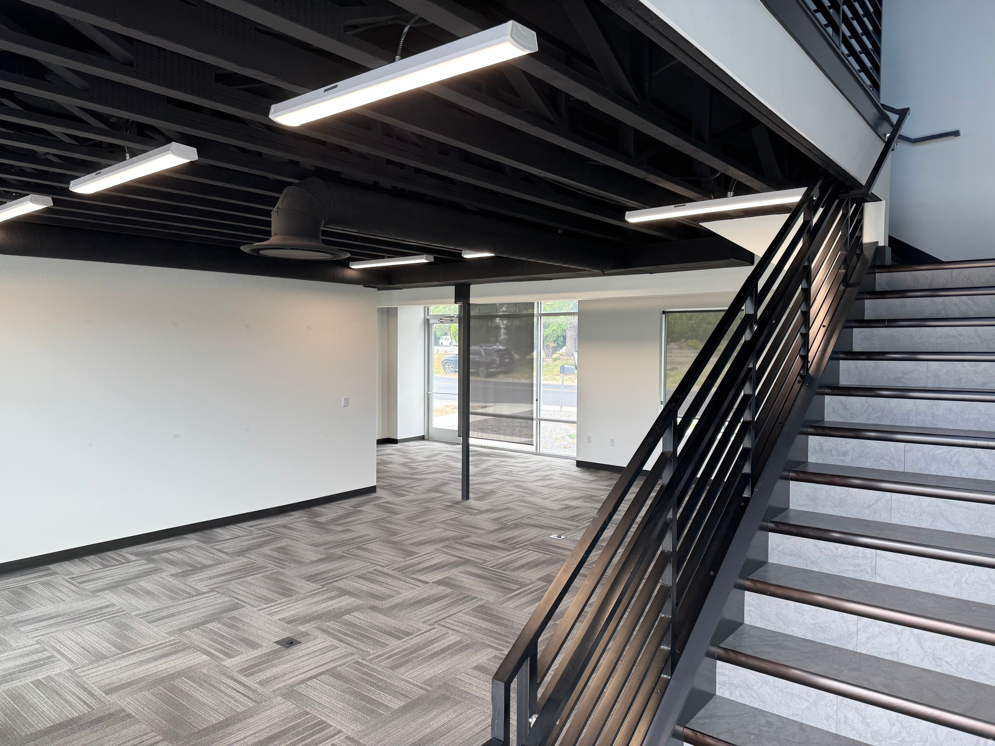 LINDON'S EDGE - Commercial Lease