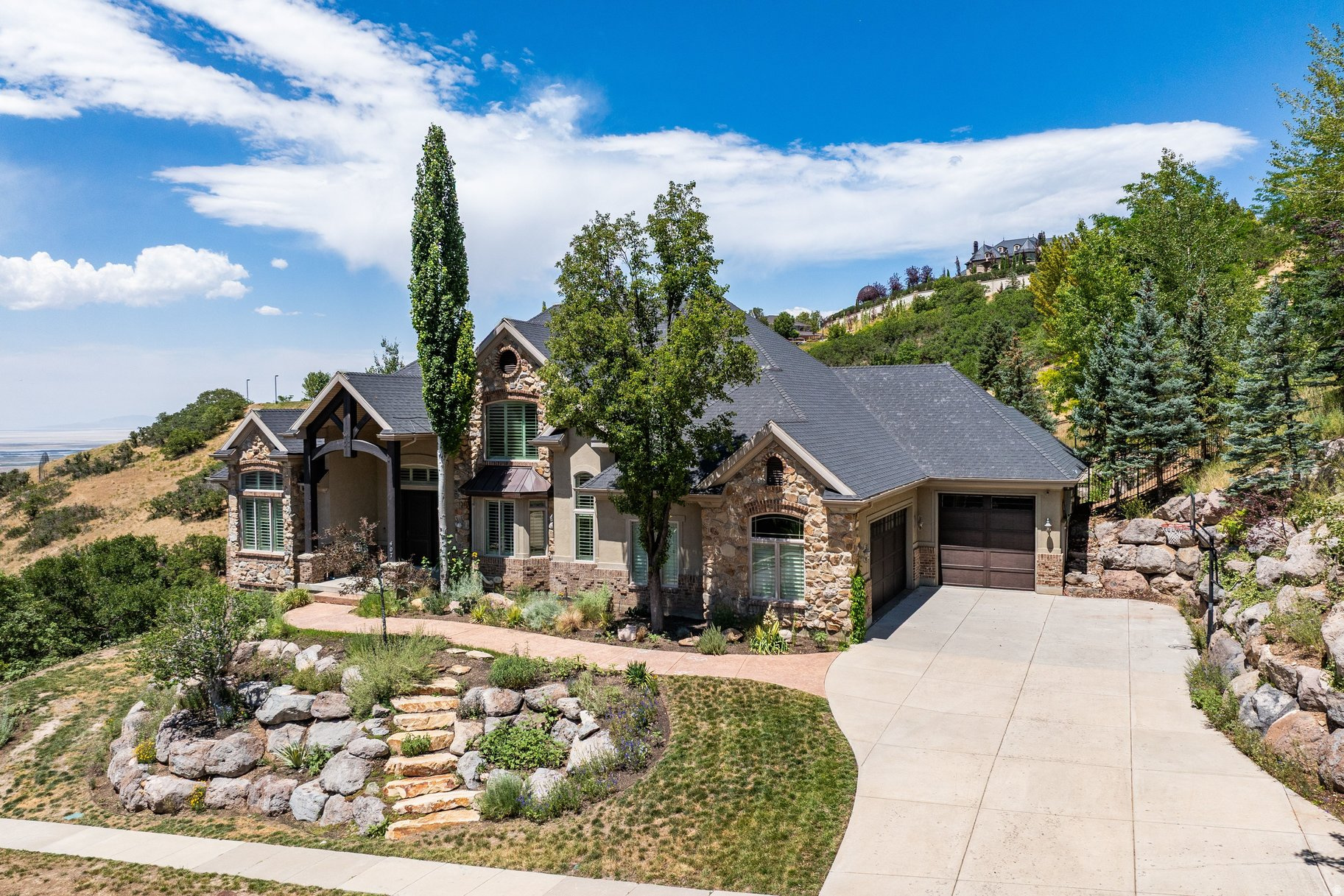 SUMMERWOOD - Residential
