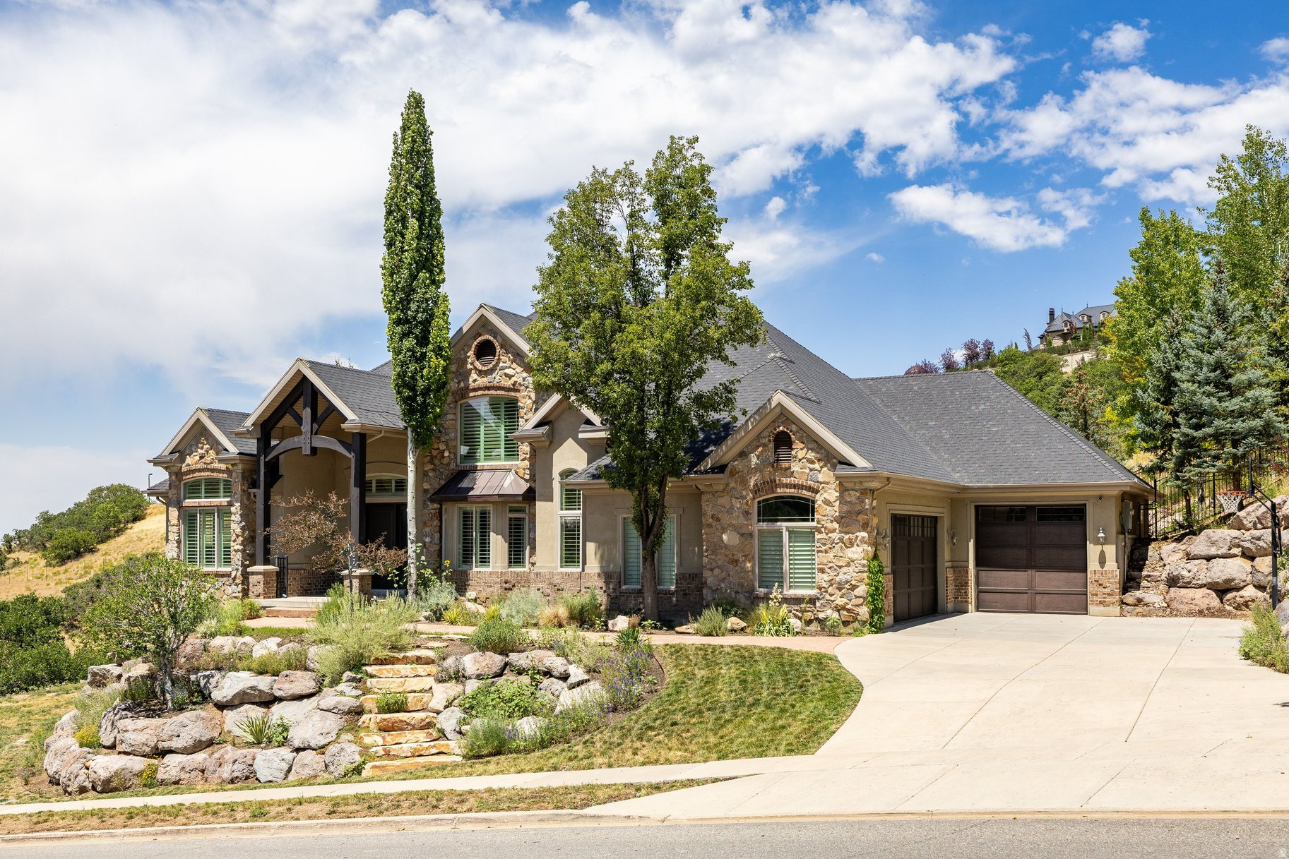 SUMMERWOOD - Residential