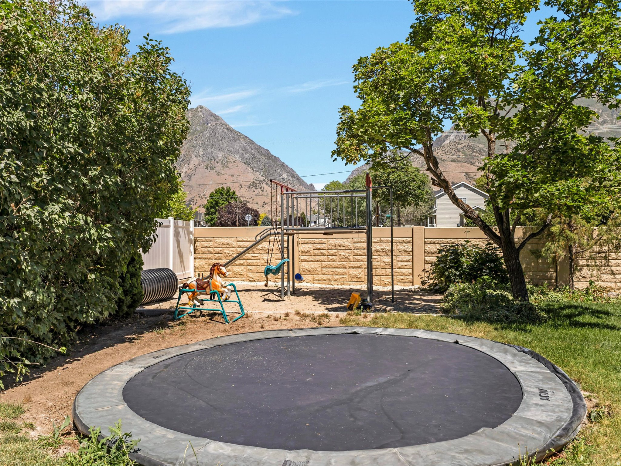 ALPINE COUNTRY - Residential