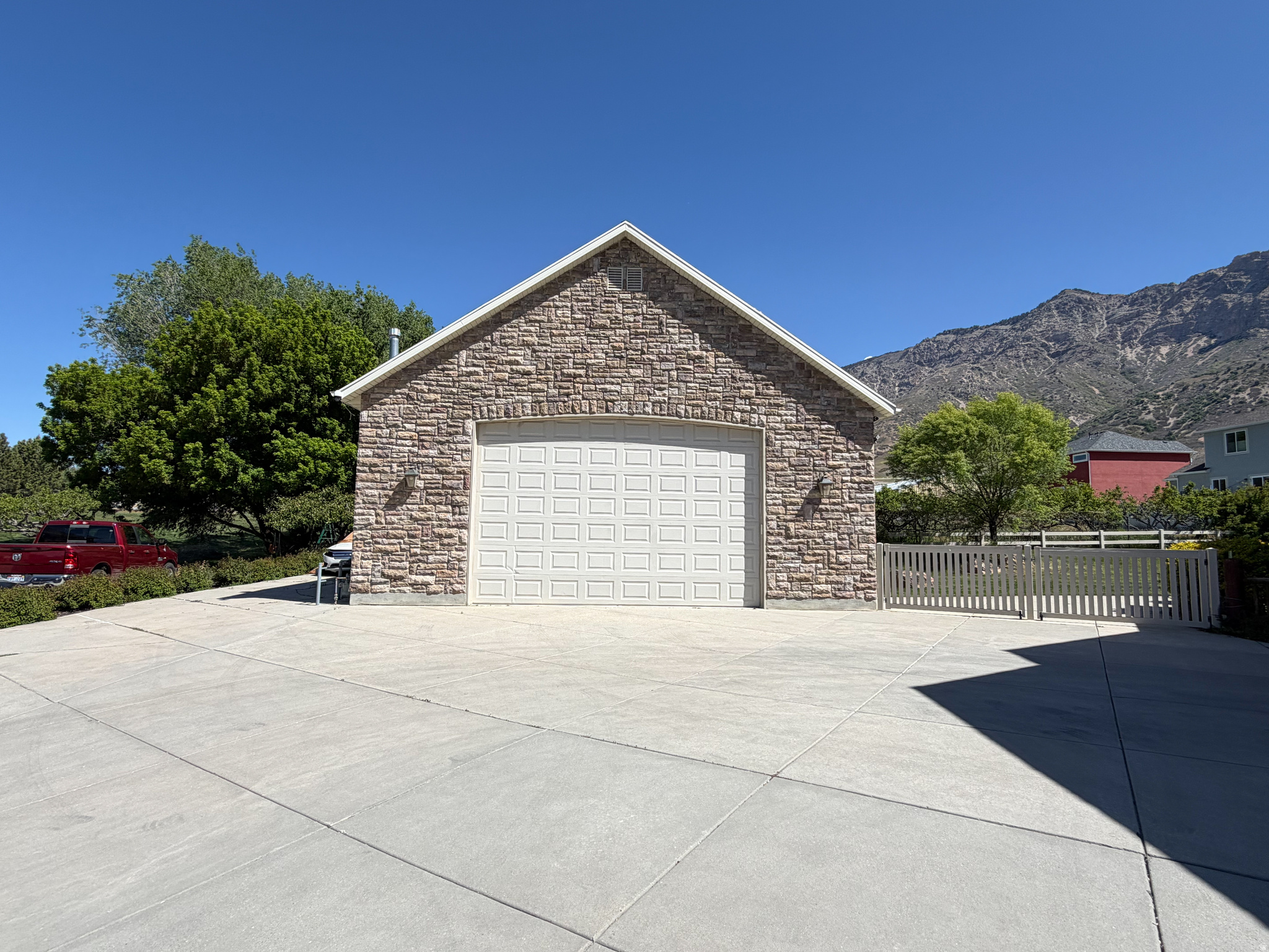 NORTH HAMPTON - Residential
