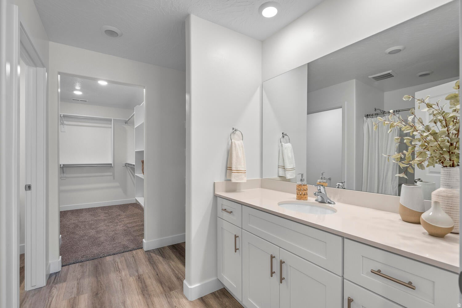 LONG VALLEY - Residential