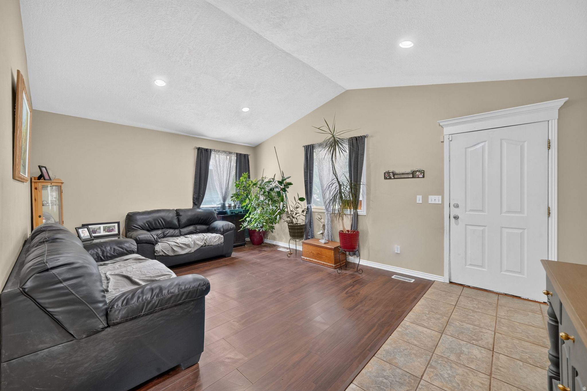 WESTERN SPRINGS - Residential
