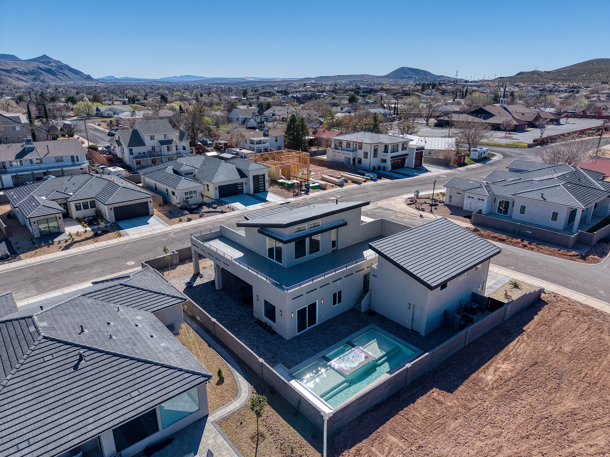 FALCON RIDGE PH 4 - Residential