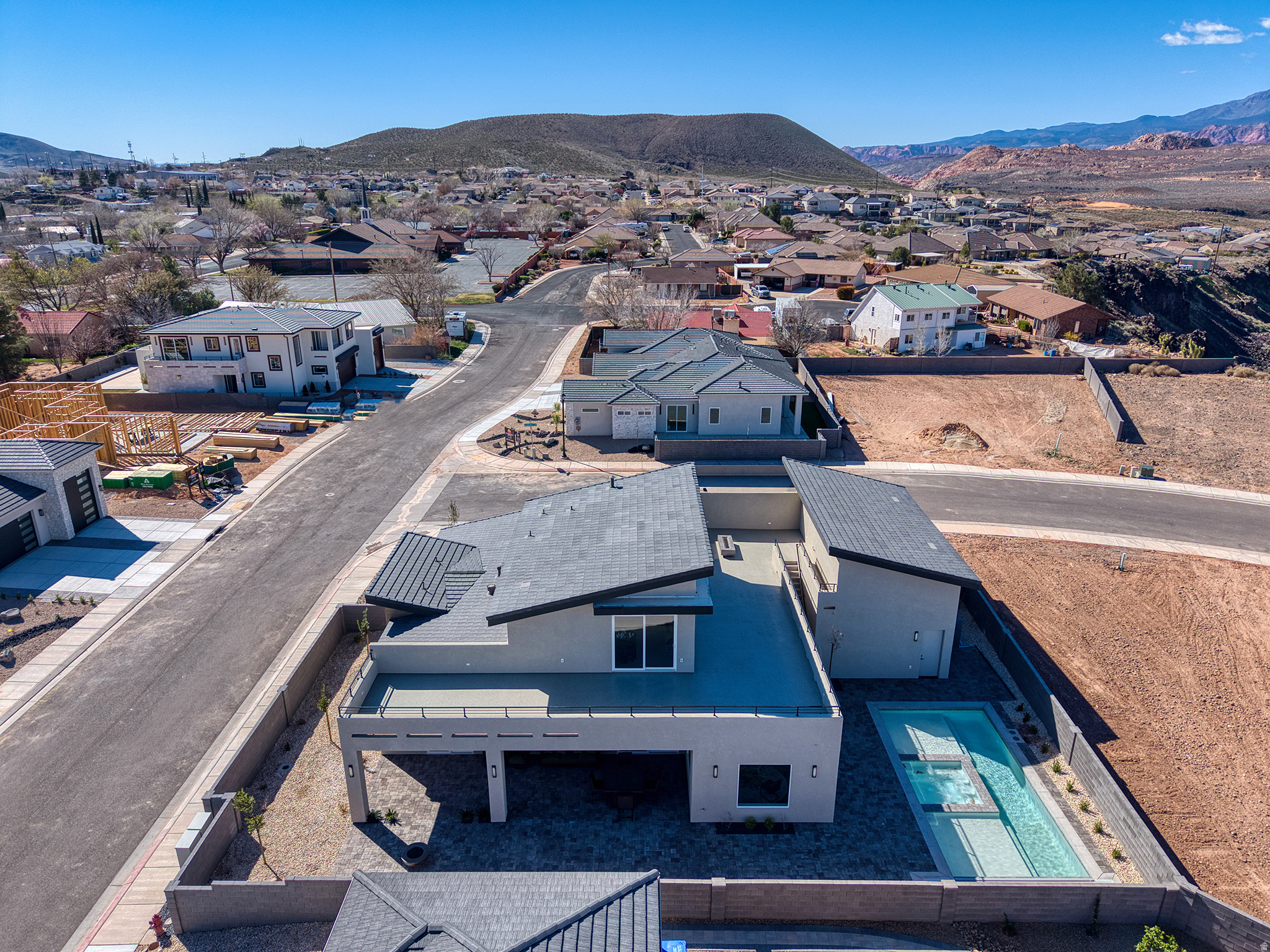 FALCON RIDGE PH 4 - Residential