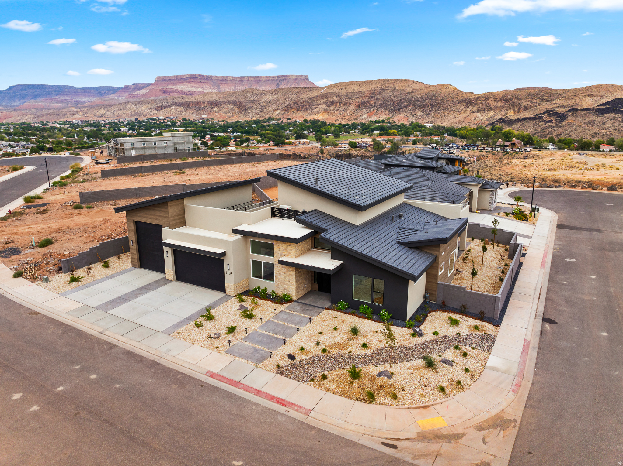FALCON RIDGE PH 4 - Residential