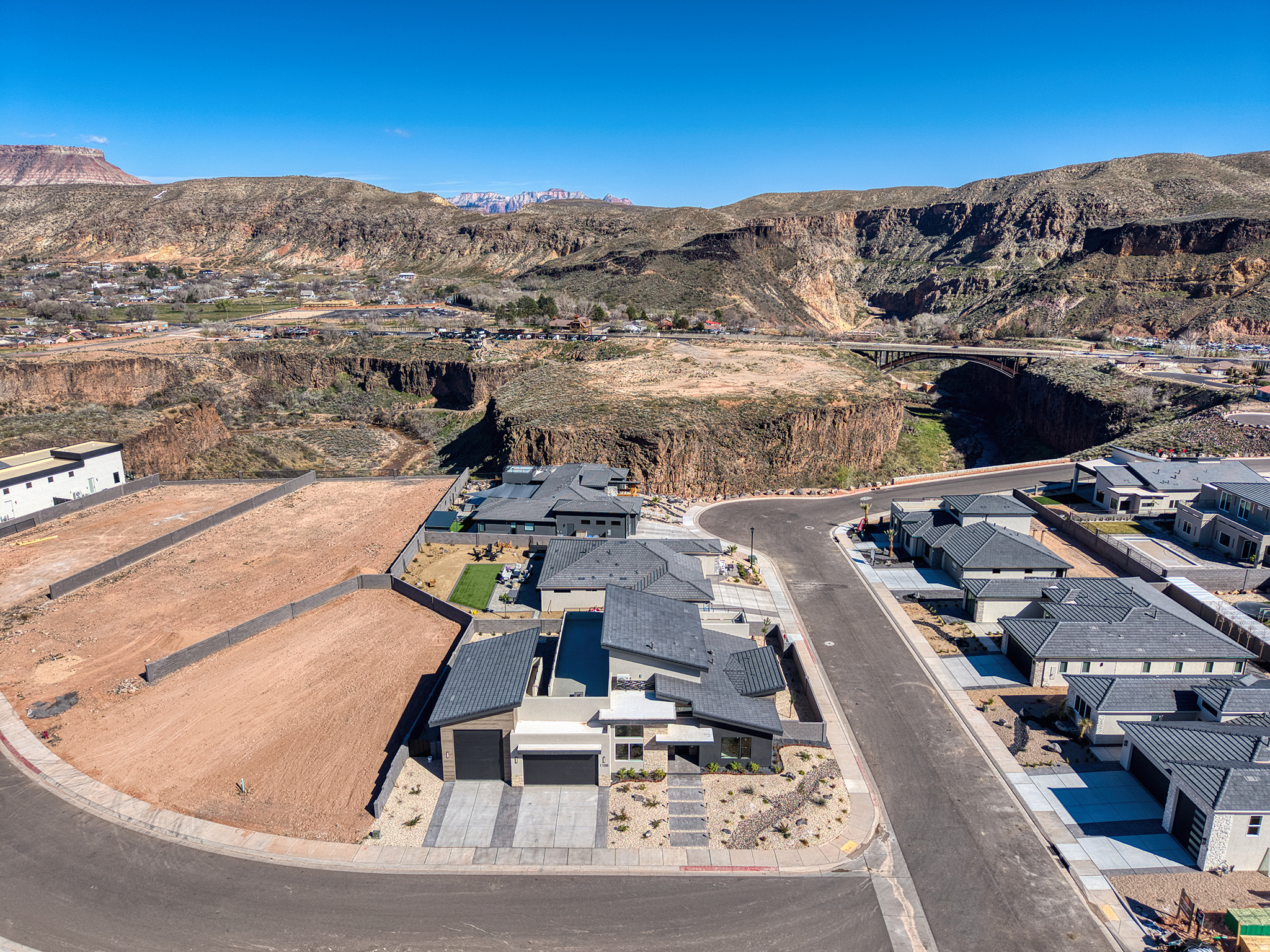 FALCON RIDGE PH 4 - Residential