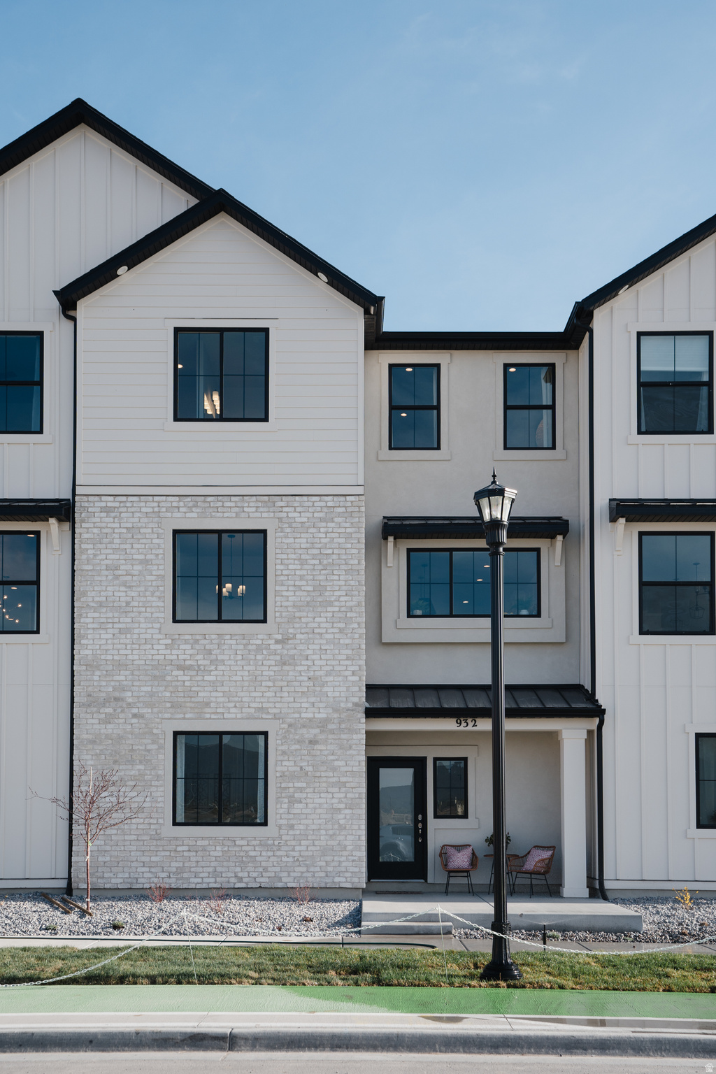 LAKESHORE LANDING - Residential