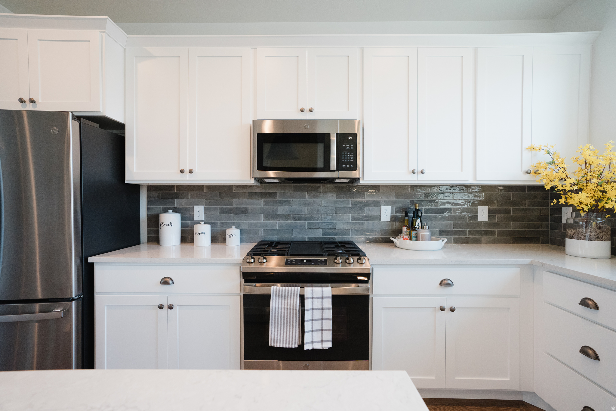 LAKESHORE LANDING - Residential