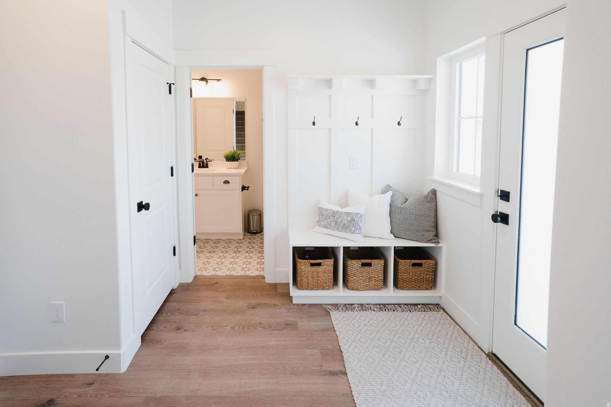 LAKESHORE LANDING - Residential