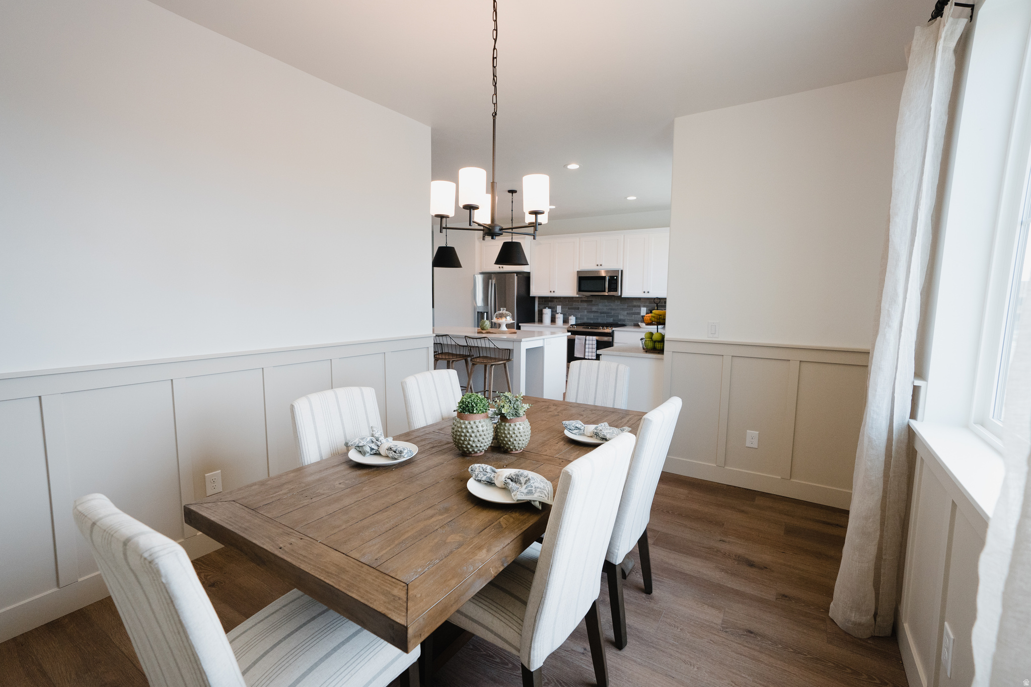 LAKESHORE LANDING - Residential