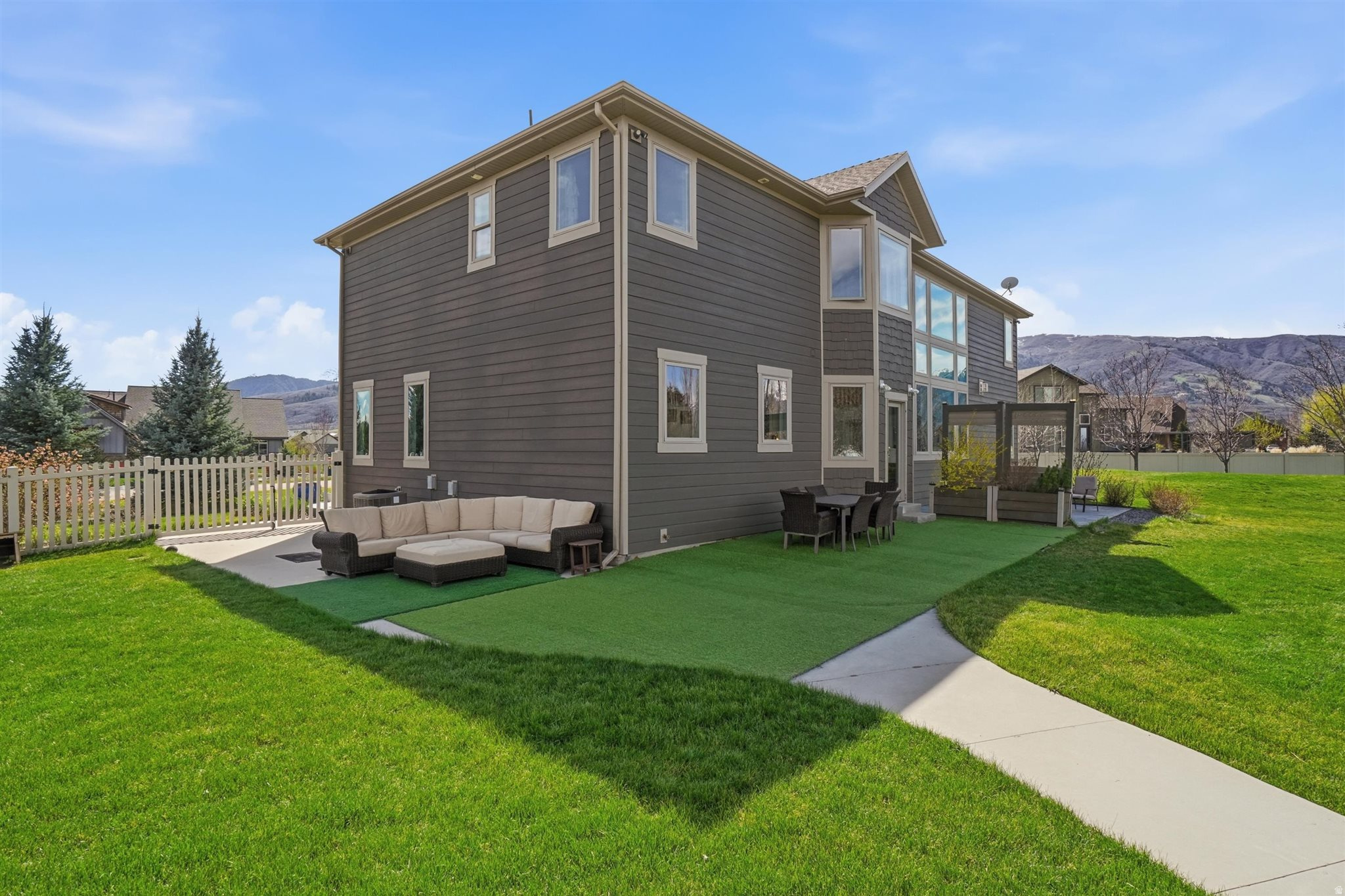 EDEN ACRES - Residential